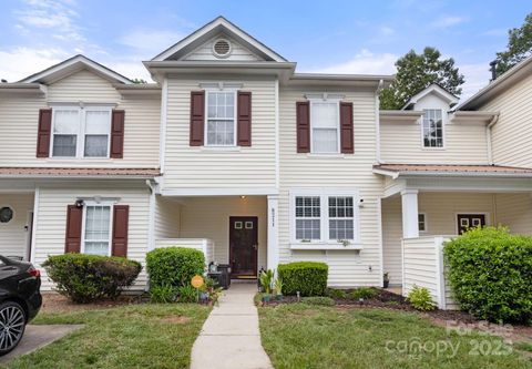 8211 Carob Tree Lane Charlotte NC 28215