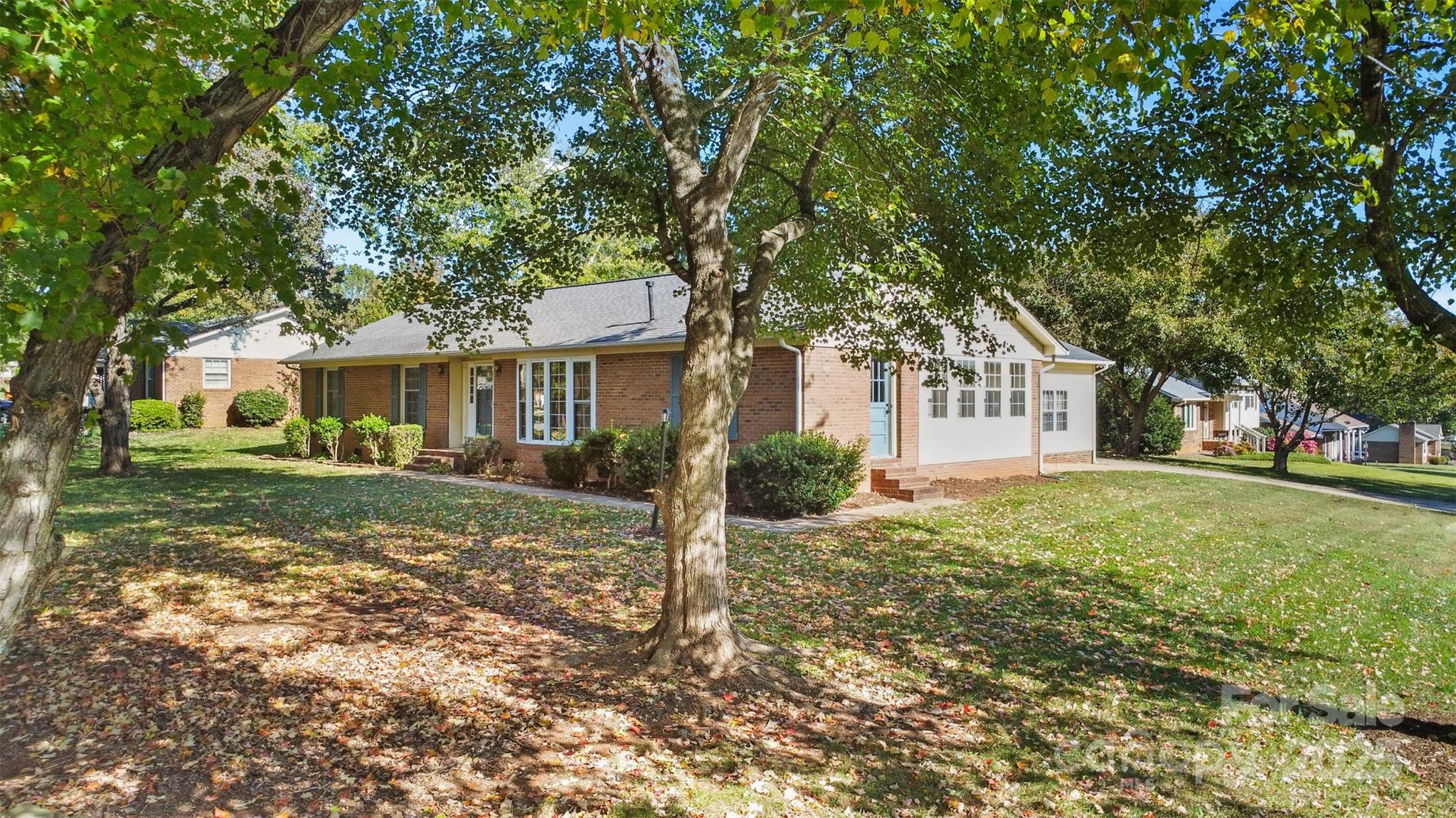 2010 Elizabeth Avenue