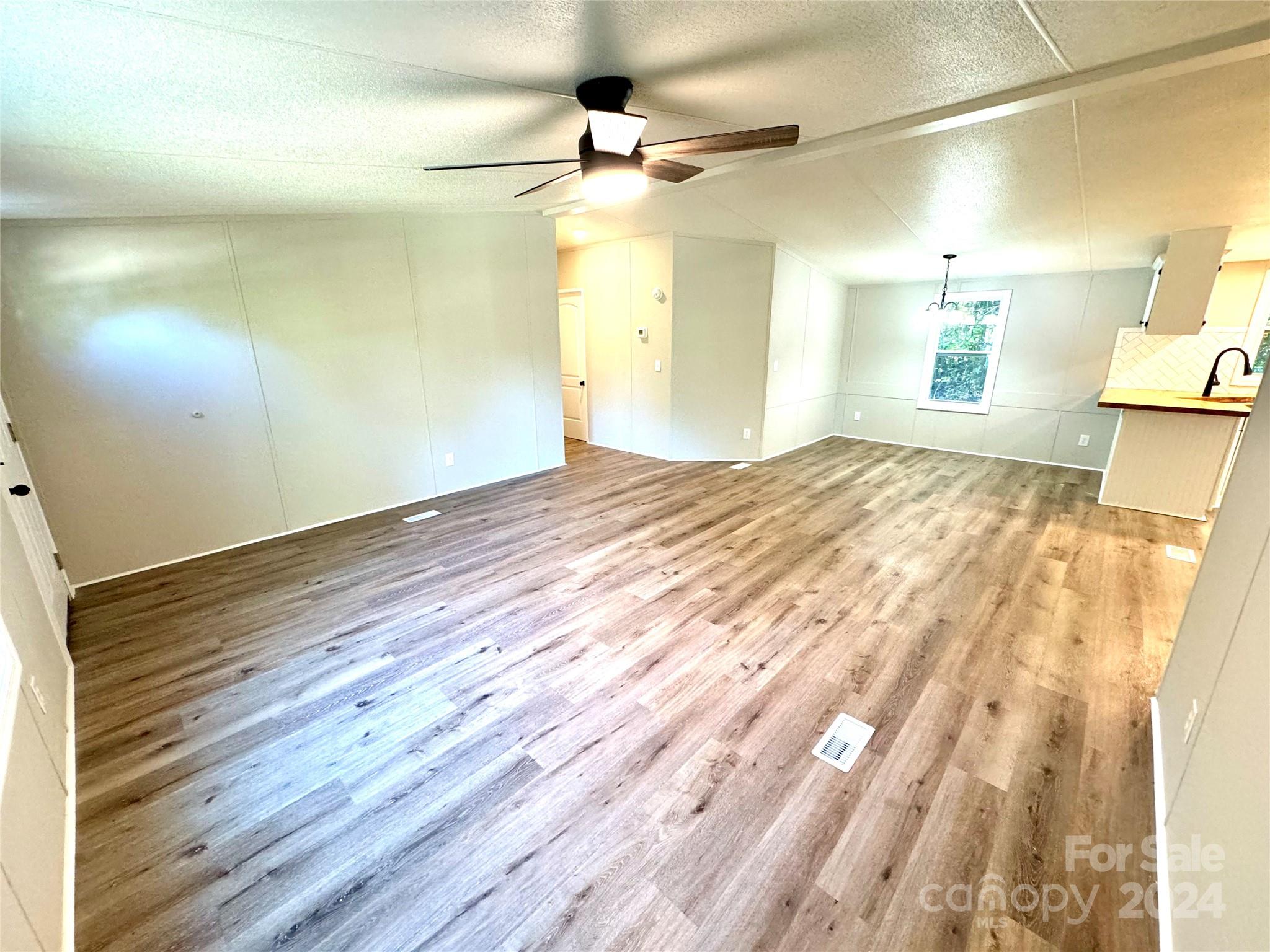 Mount Anderson - Residential