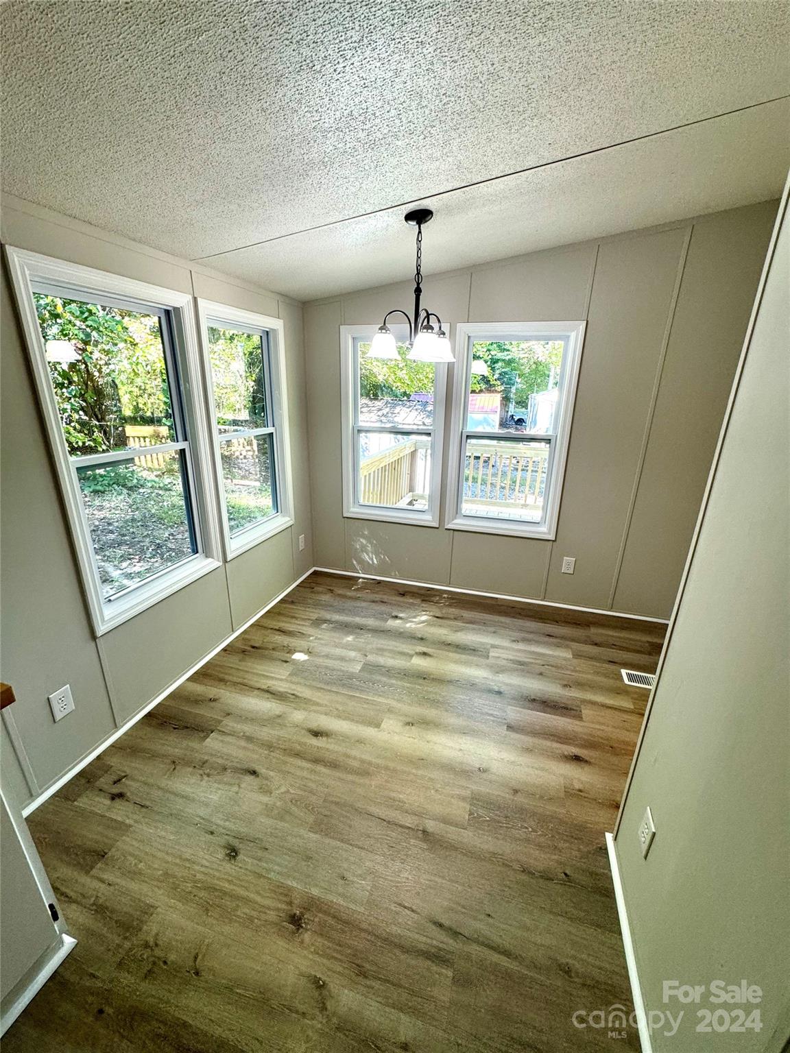 Mount Anderson - Residential