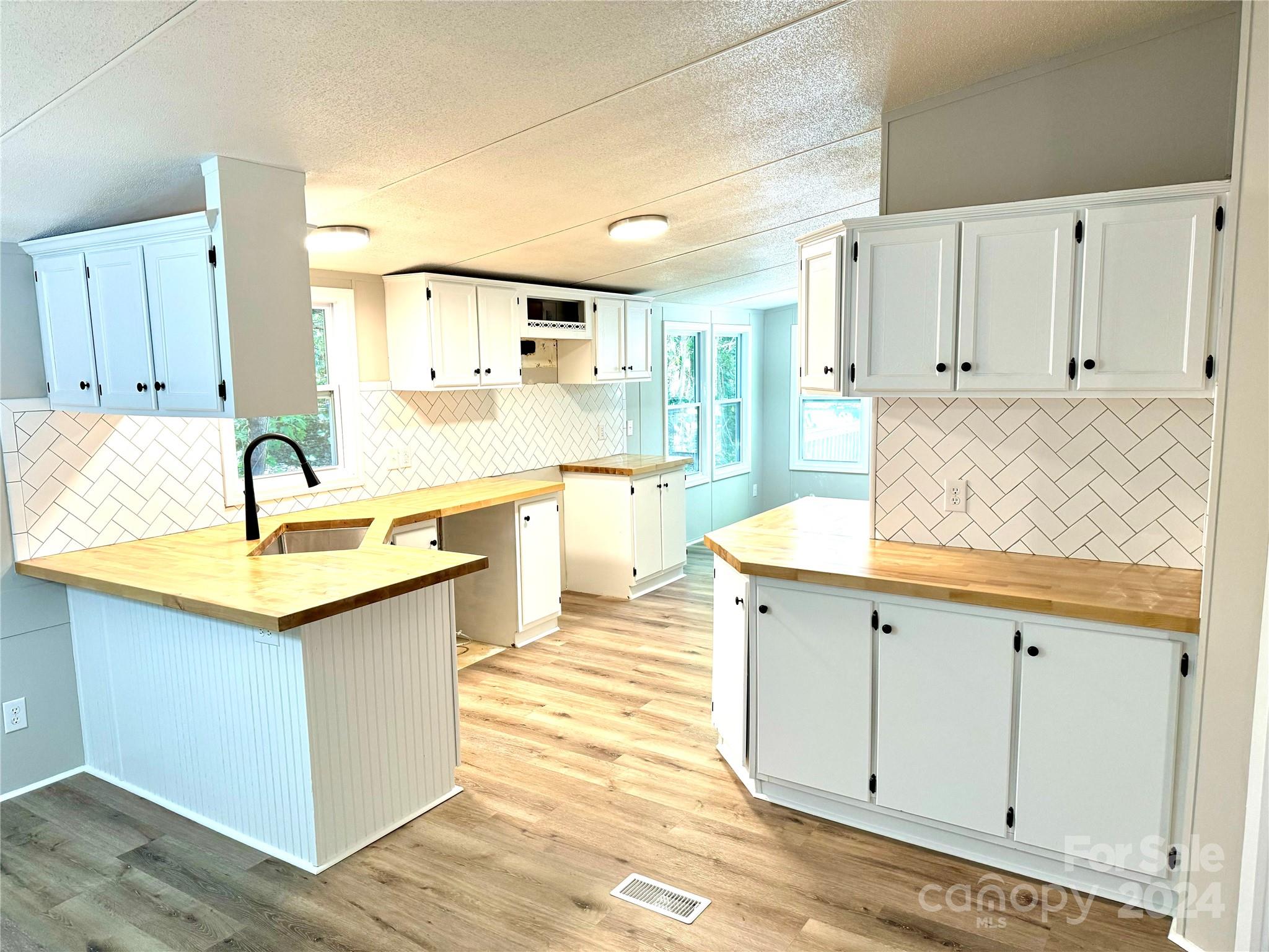 Mount Anderson - Residential