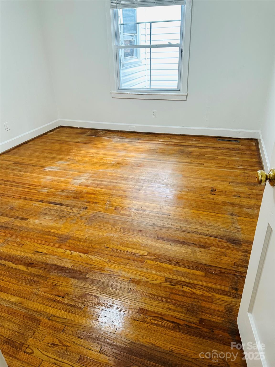 302 Johnson Street N