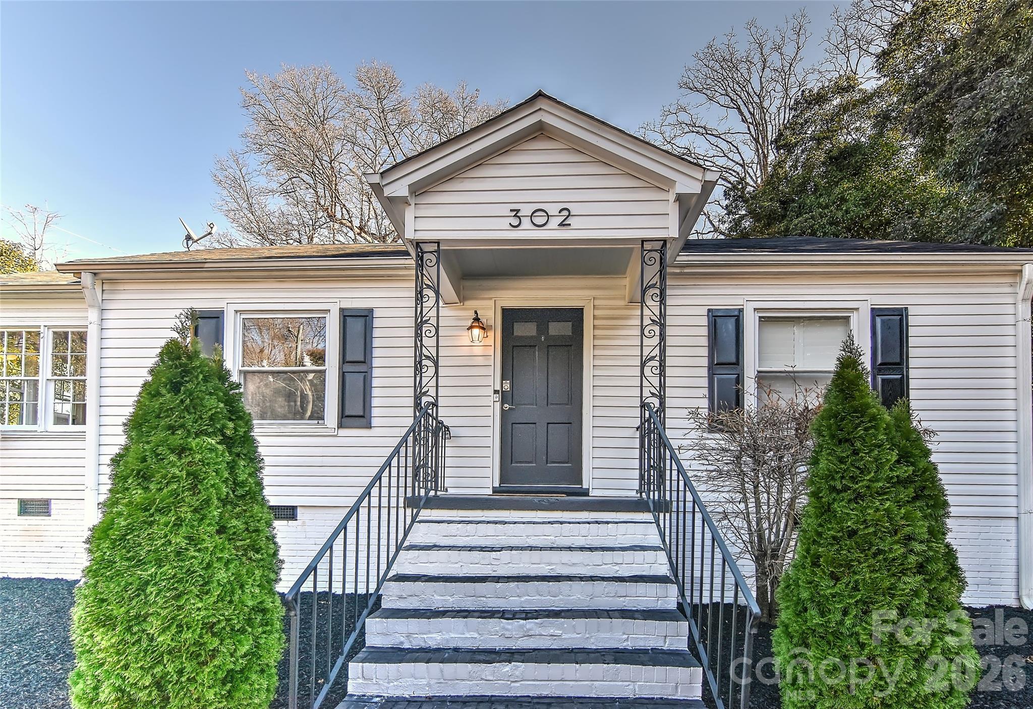 302 Johnson Street N