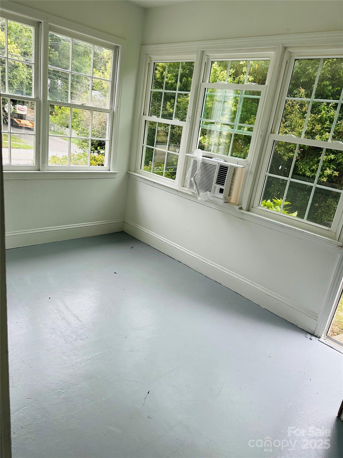 302 Johnson Street N