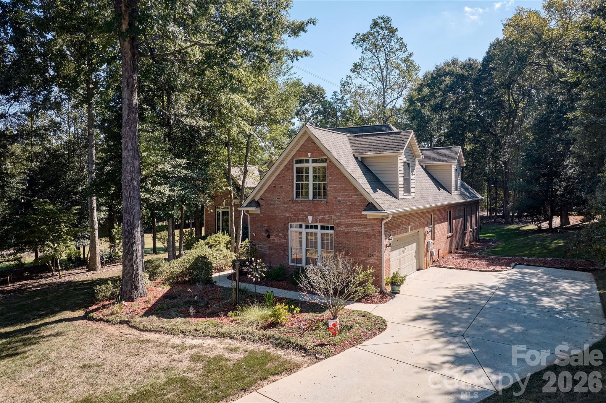 225 Highland Forest Drive