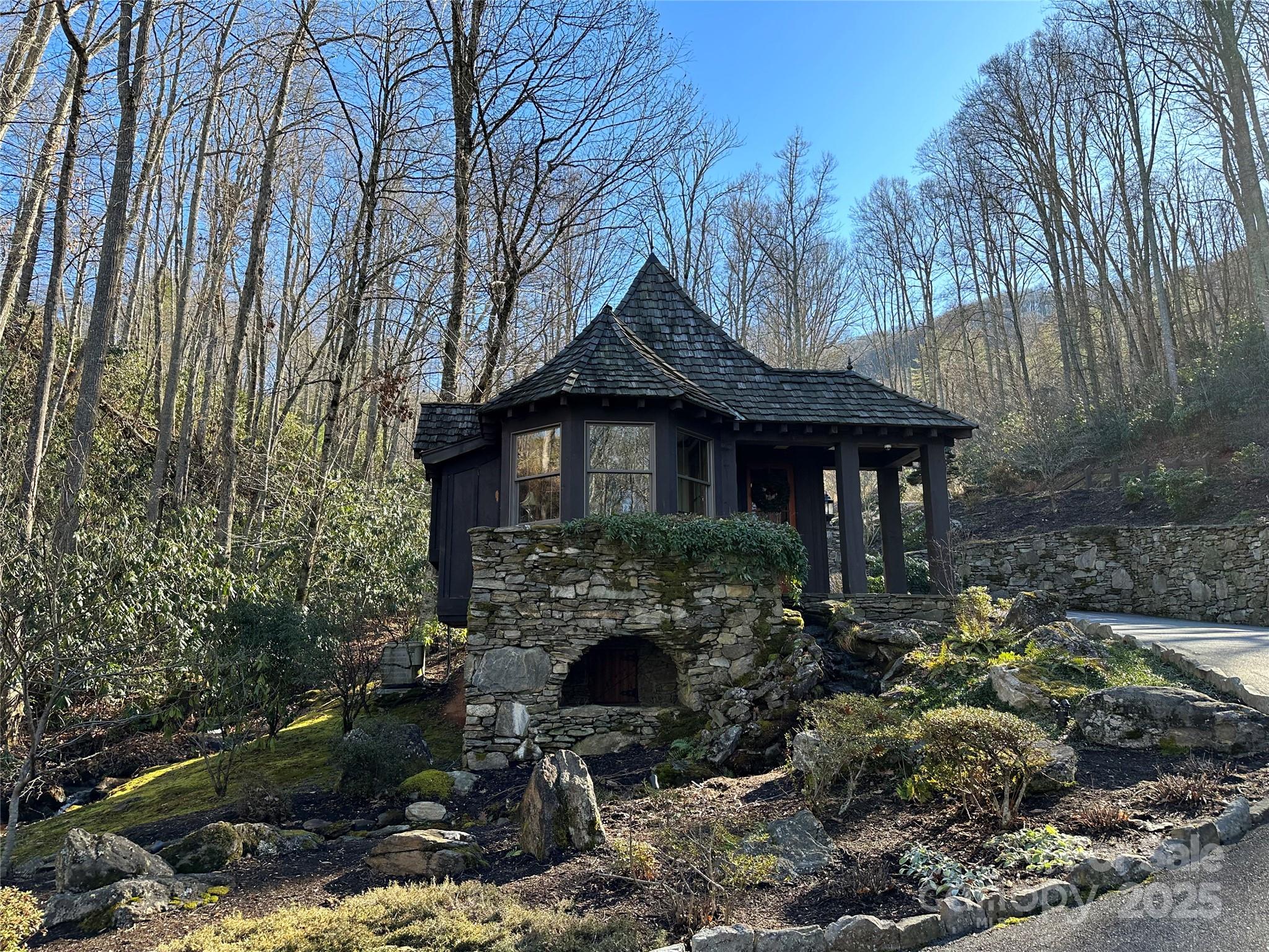 Highland Forest - Land