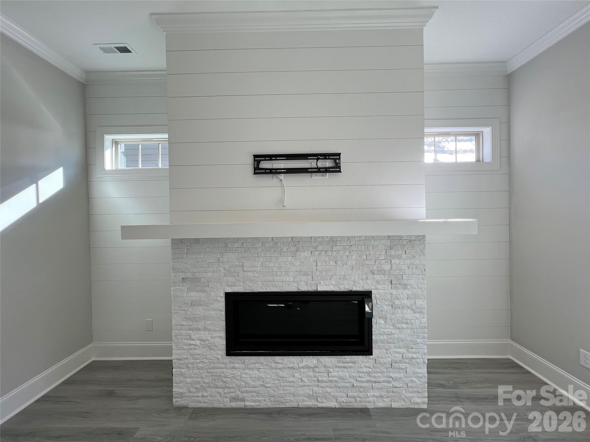 Courtyards on Poplar Tent - Residential