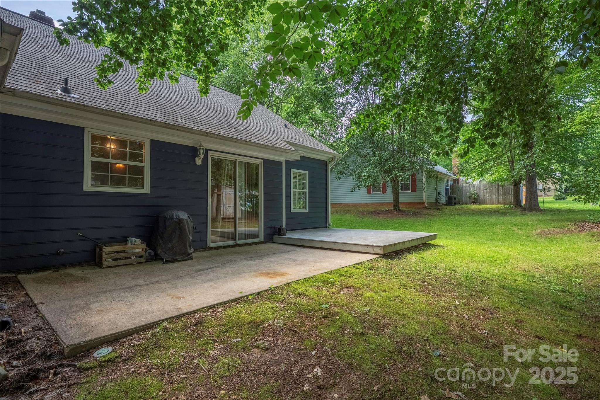 172 Valleybrook Drive 8