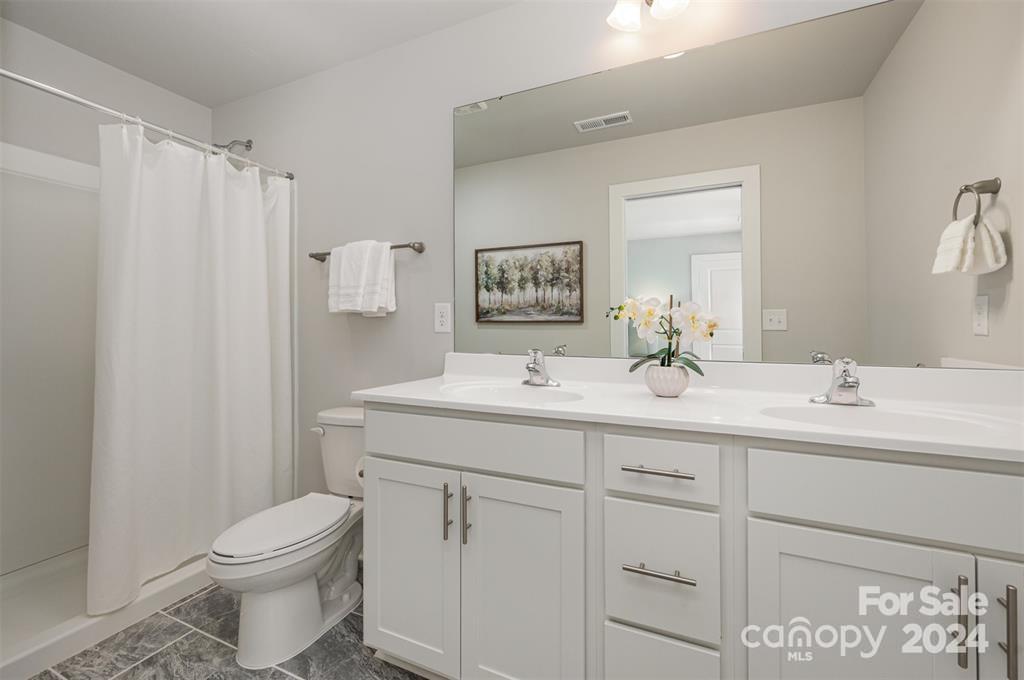 Vantage Pointe - Residential