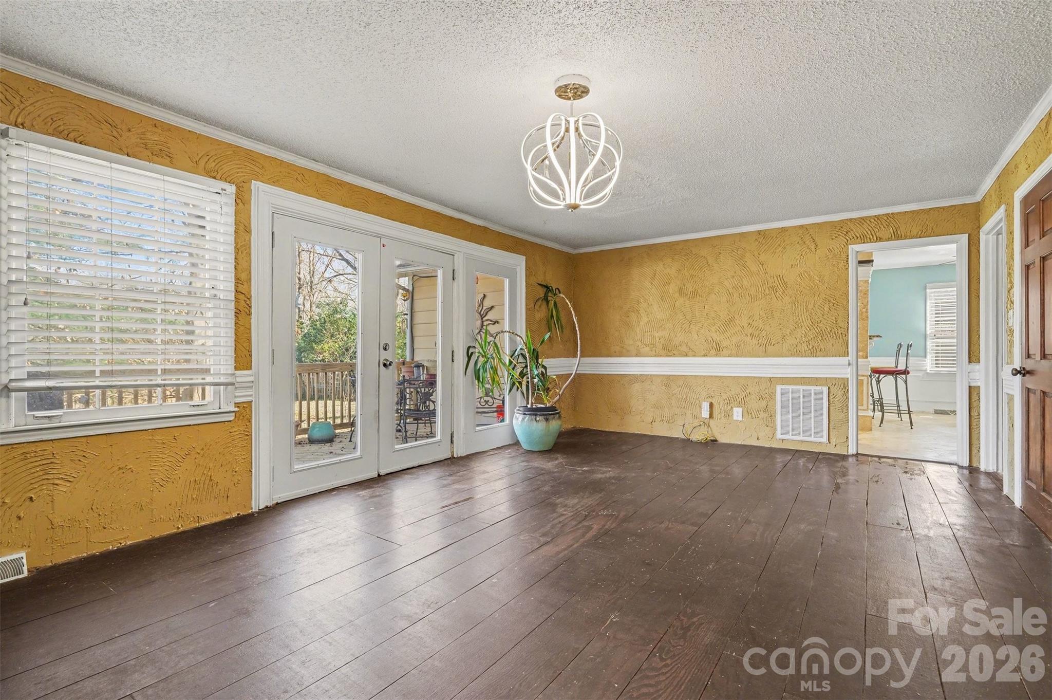 RAVENWOOD - Residential