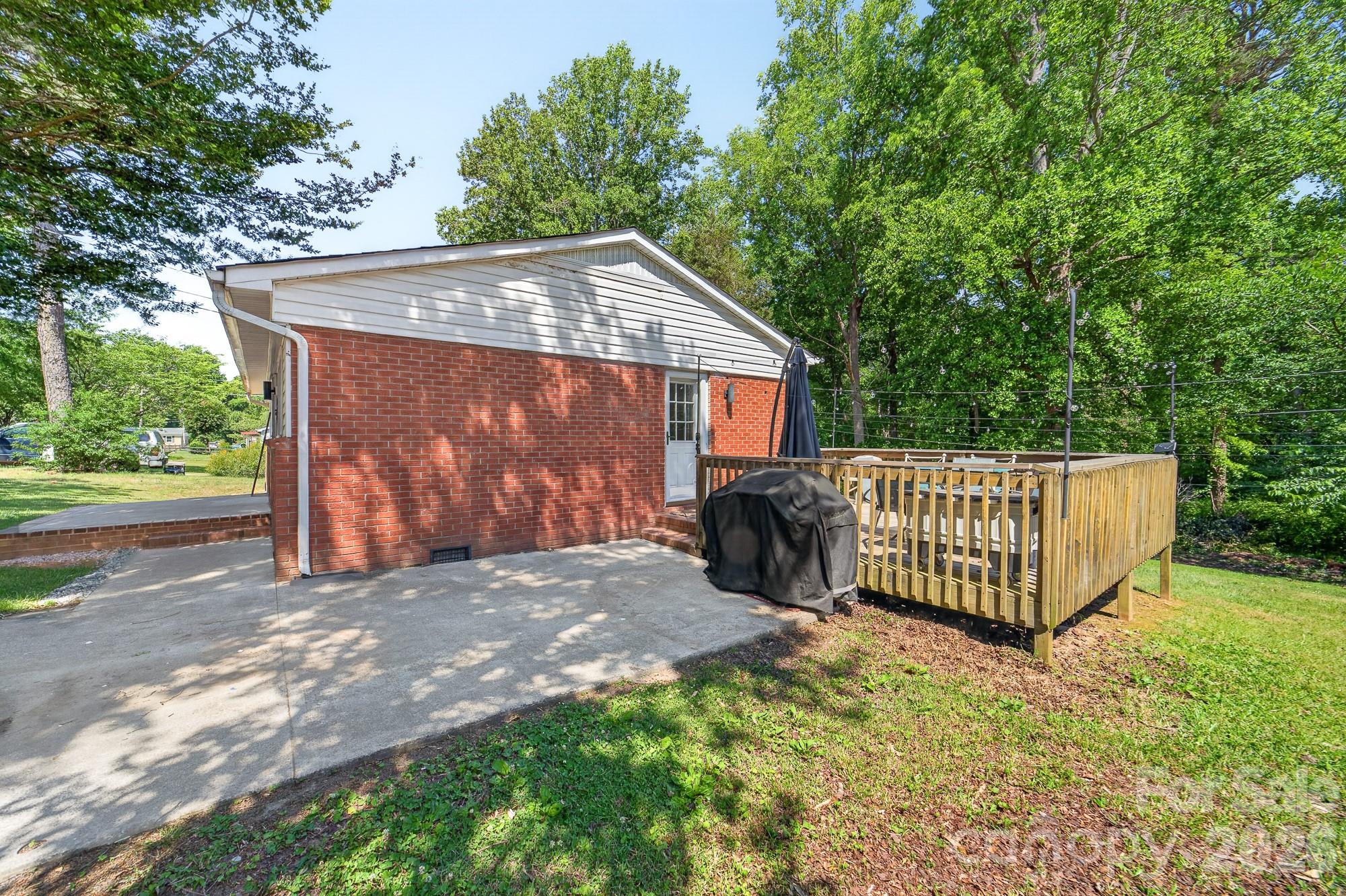 402 Wooddale Drive