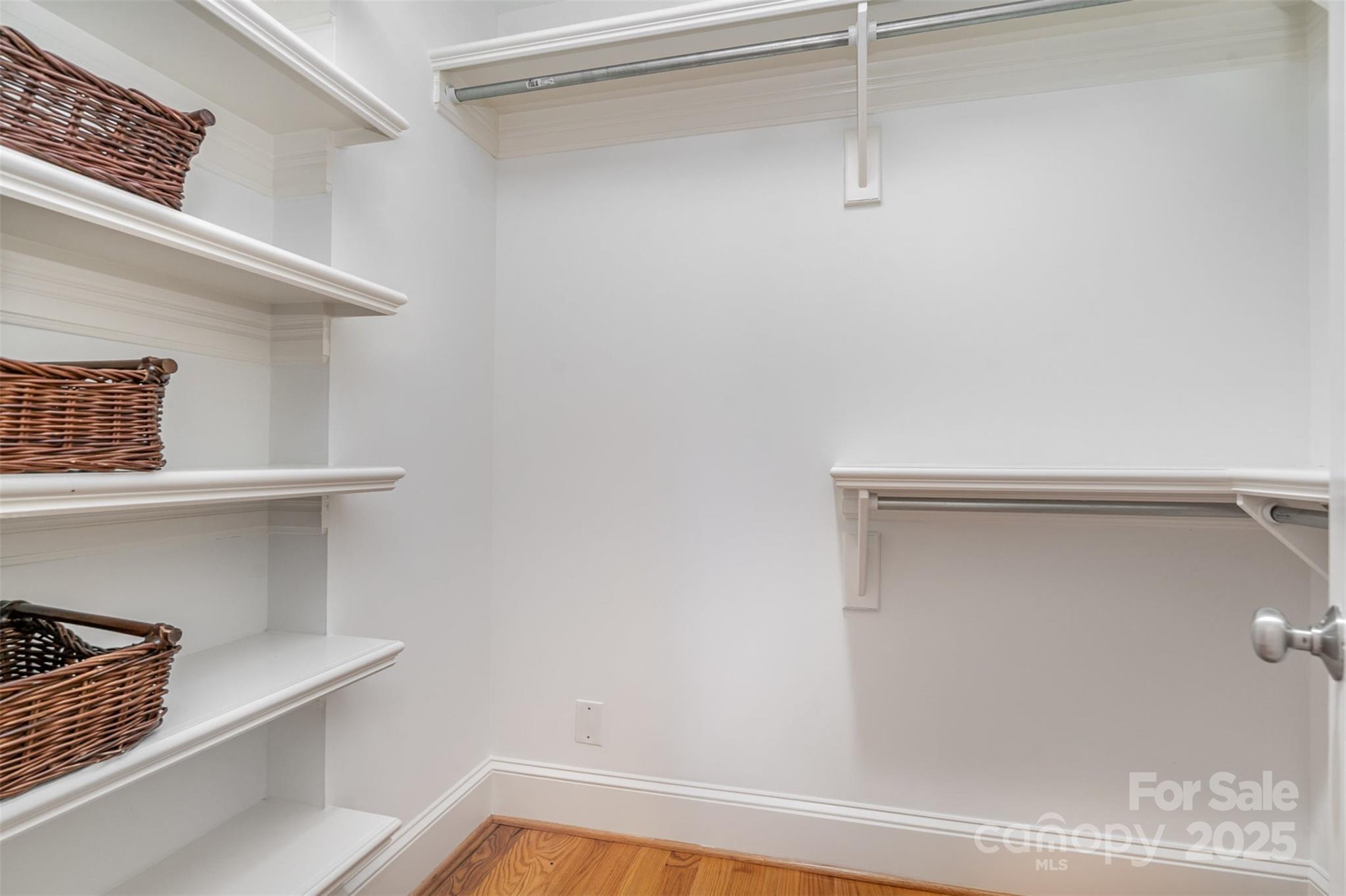 Charlotte, North Carolina 28210, United States, 3 Bedrooms Bedrooms, ,4 BathroomsBathrooms,Residential,Active,160902