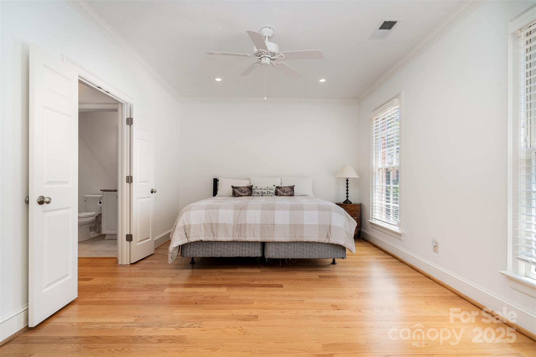 Charlotte, North Carolina 28210, United States, 3 Bedrooms Bedrooms, ,4 BathroomsBathrooms,Residential,Active,160902