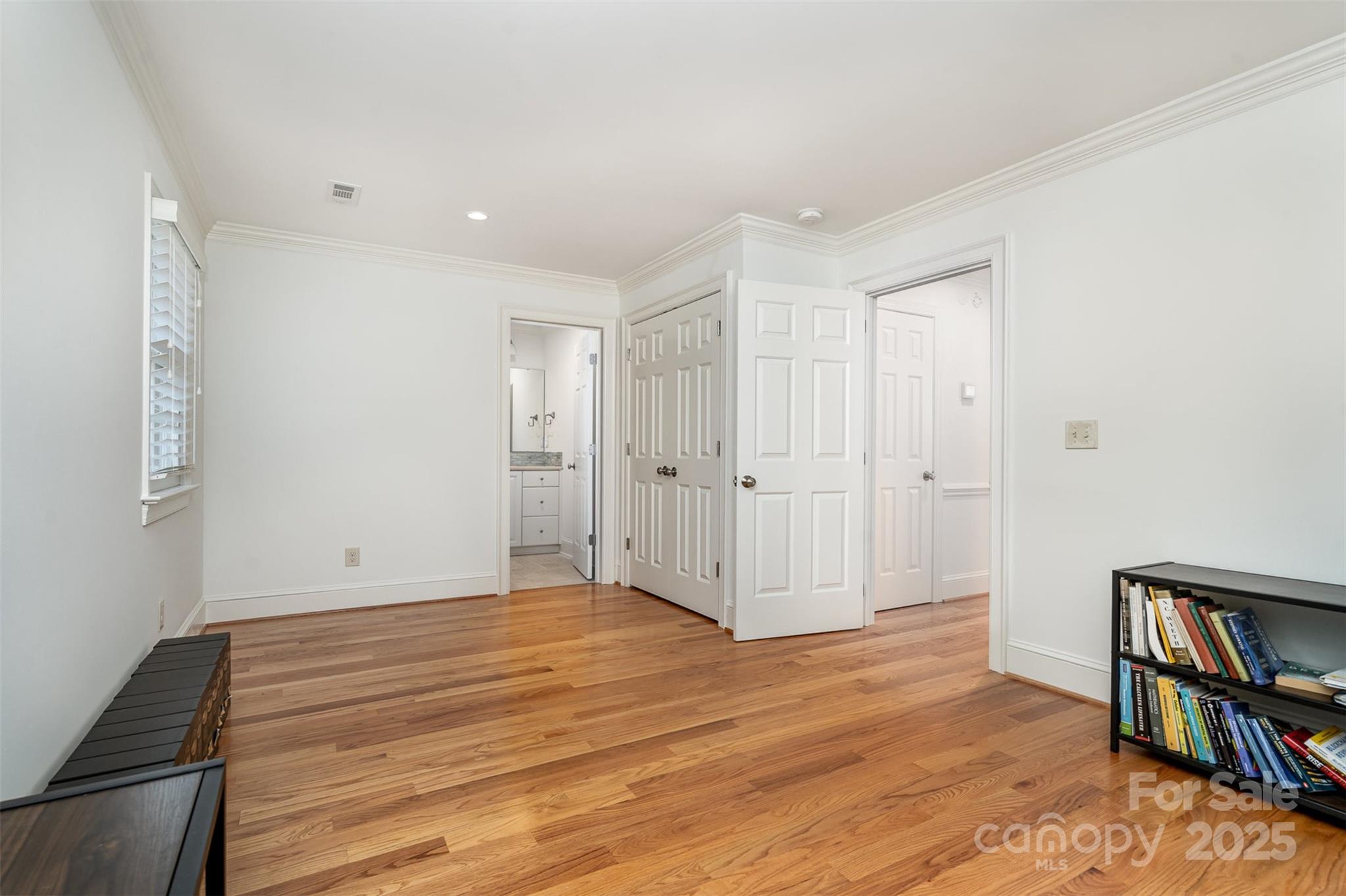 Charlotte, North Carolina 28210, United States, 3 Bedrooms Bedrooms, ,4 BathroomsBathrooms,Residential,Active,160902