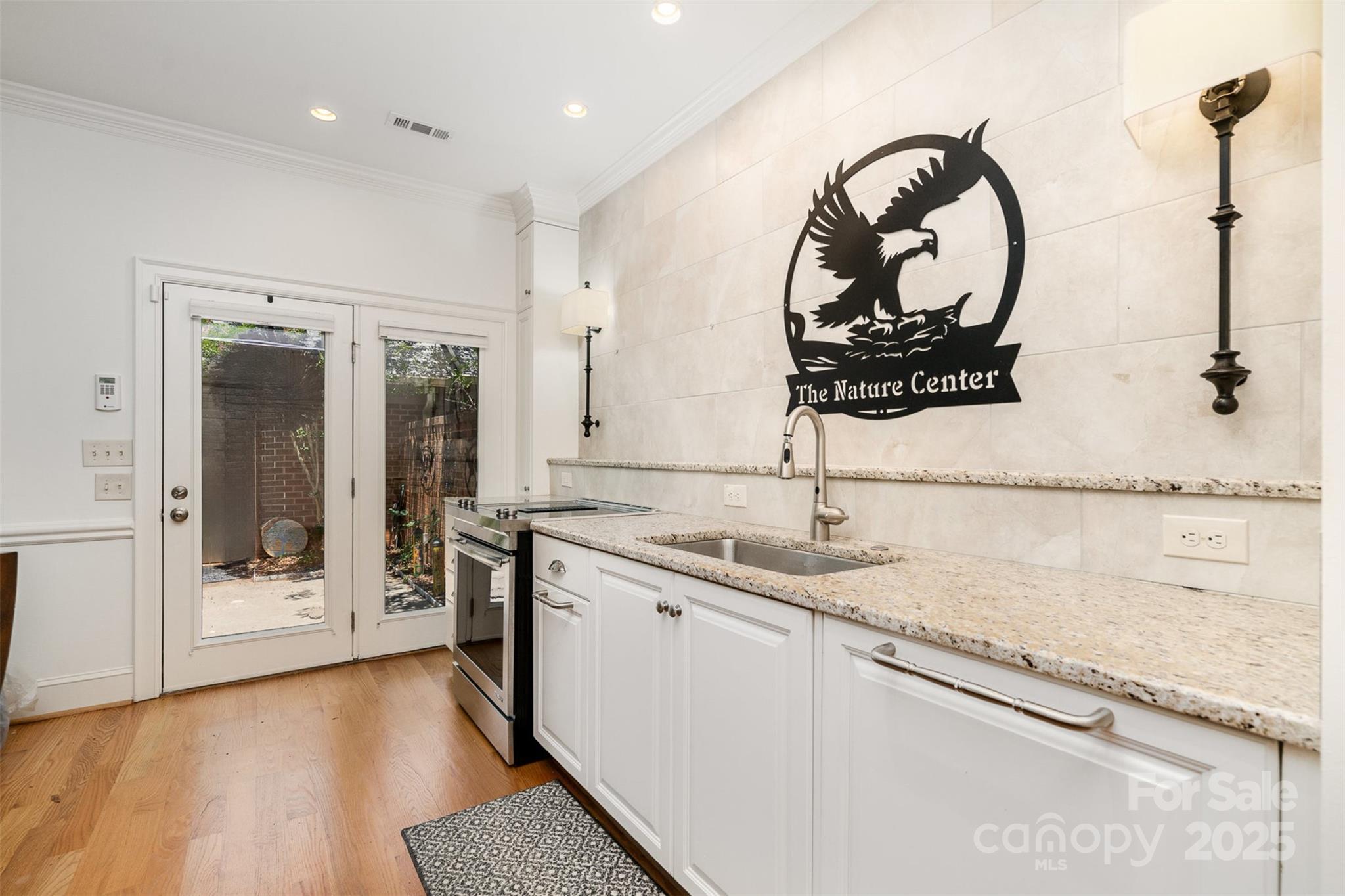 Charlotte, North Carolina 28210, United States, 3 Bedrooms Bedrooms, ,4 BathroomsBathrooms,Residential,Active,160902