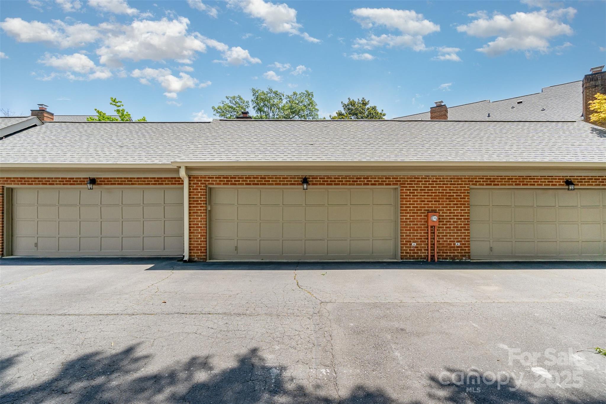 Charlotte, North Carolina 28210, United States, 3 Bedrooms Bedrooms, ,4 BathroomsBathrooms,Residential,Active,160902