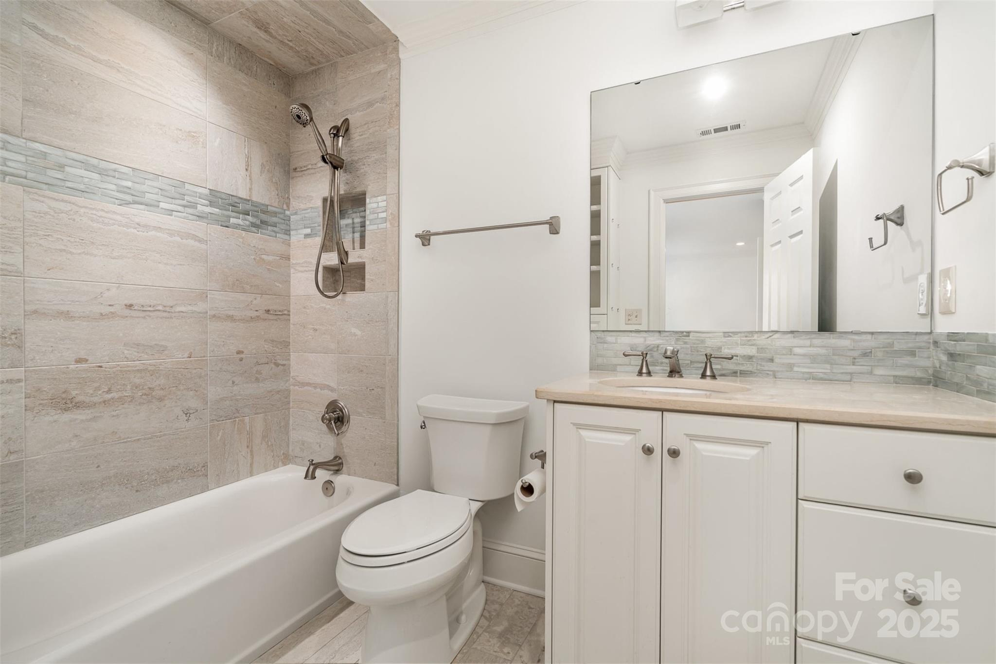 Charlotte, North Carolina 28210, United States, 3 Bedrooms Bedrooms, ,4 BathroomsBathrooms,Residential,Active,160902