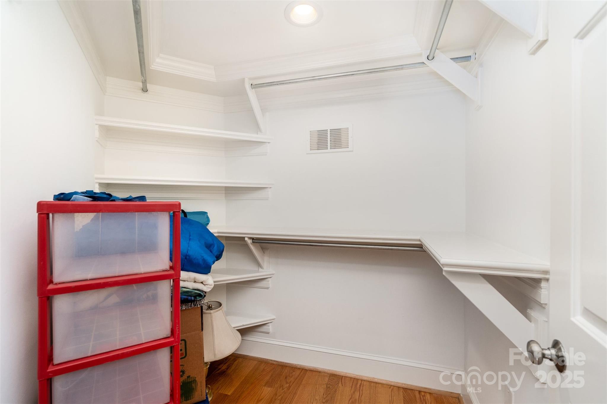 Charlotte, North Carolina 28210, United States, 3 Bedrooms Bedrooms, ,4 BathroomsBathrooms,Residential,Active,160902