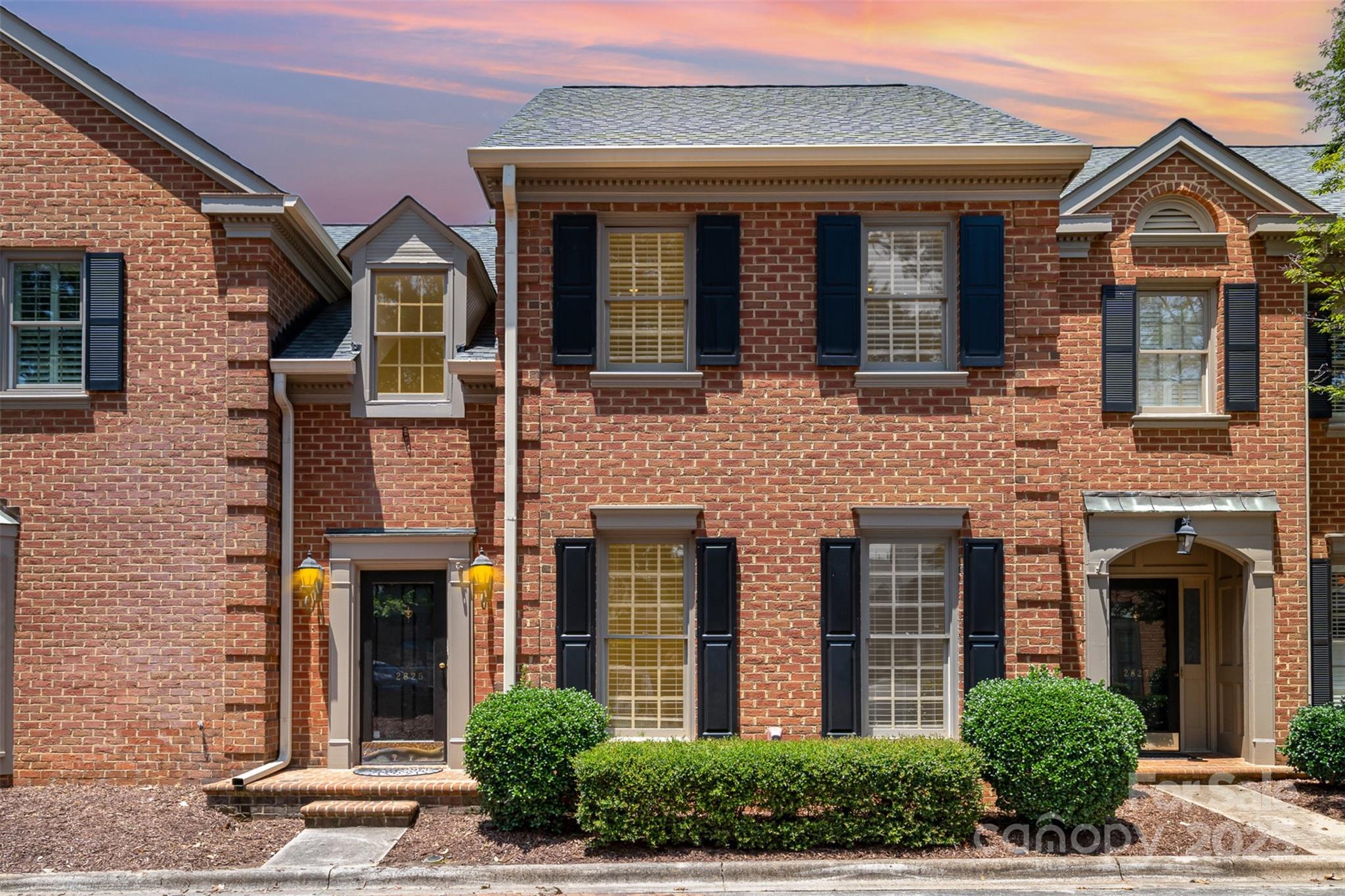 Charlotte, North Carolina 28210, United States, 3 Bedrooms Bedrooms, ,4 BathroomsBathrooms,Residential,Active,160902