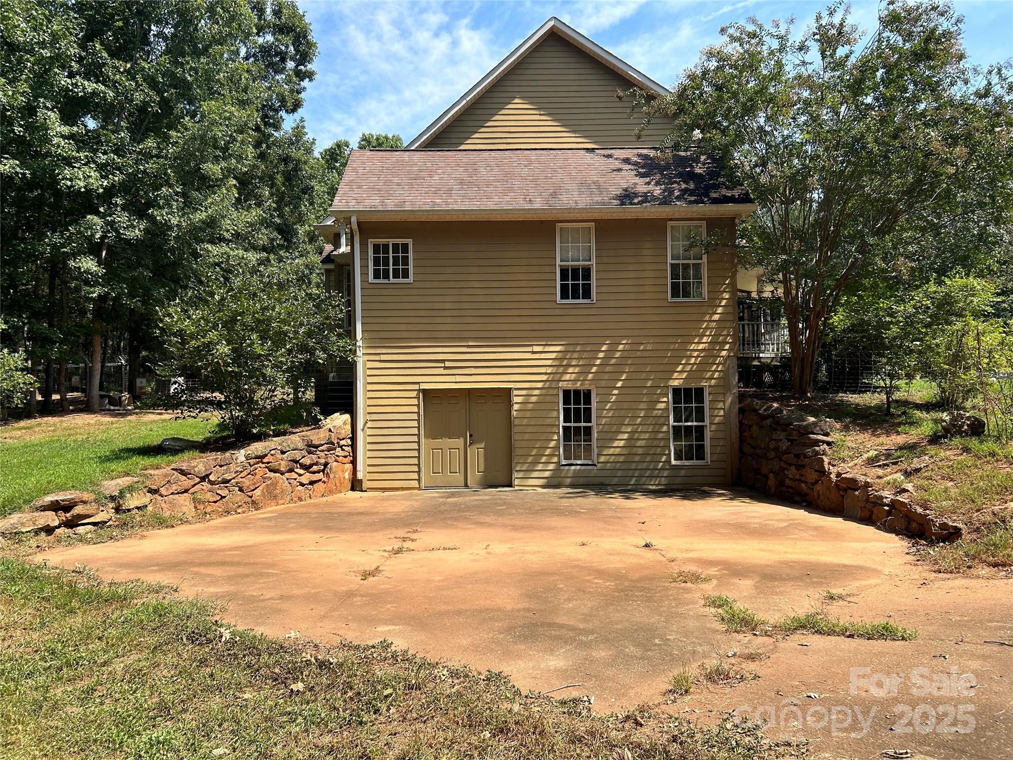 207 Wagon Lane