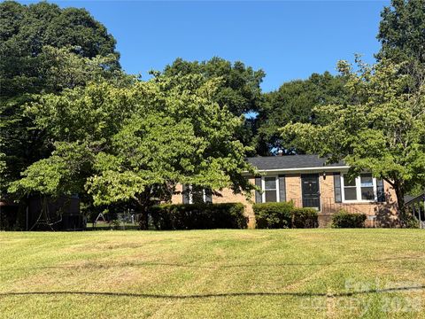 Photo of 1228 Westover Circle, Rock Hill, SC 29732 (MLS # 4402276)