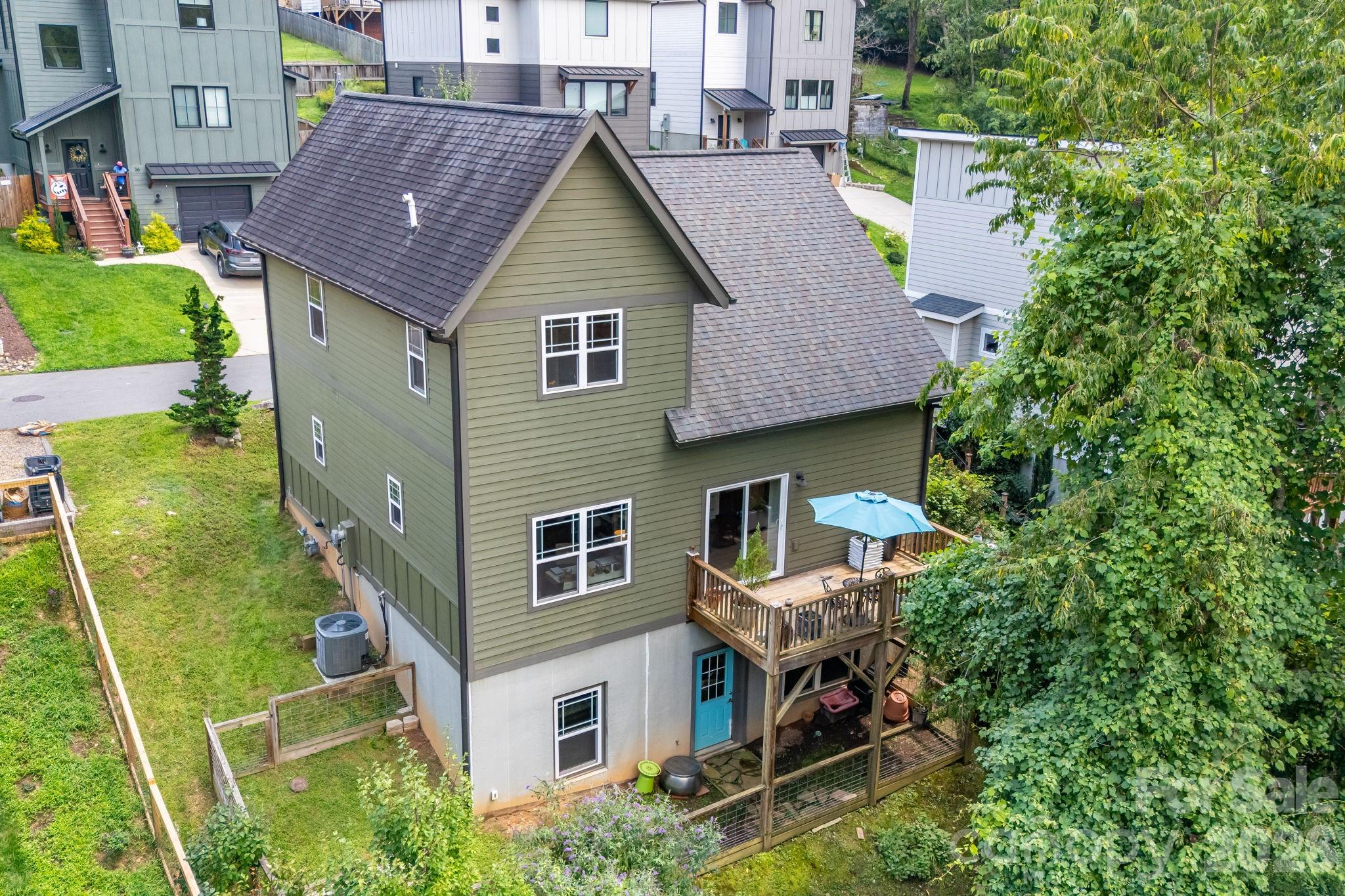35 Emmett Lane