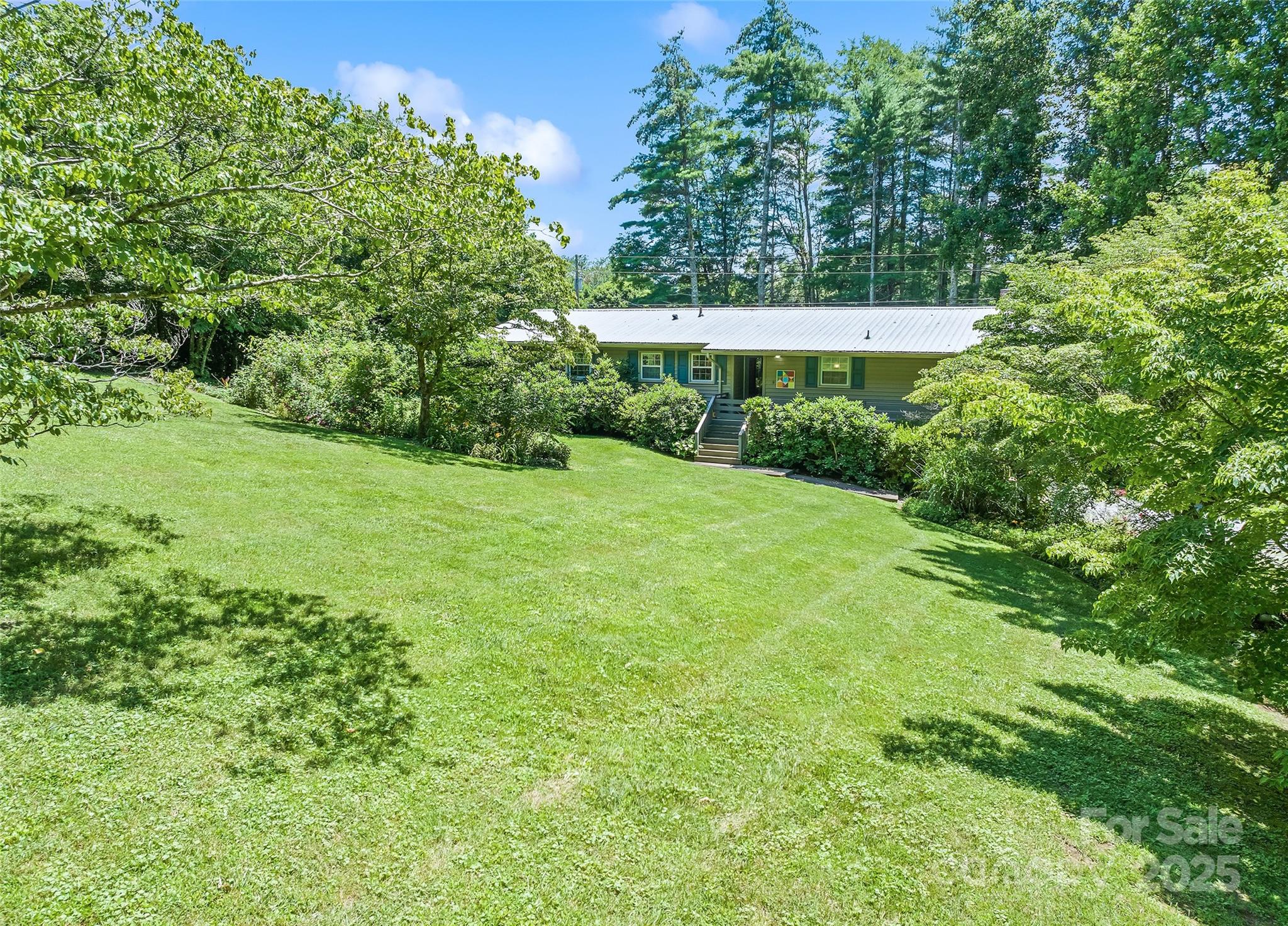 975 Buchanan Loop