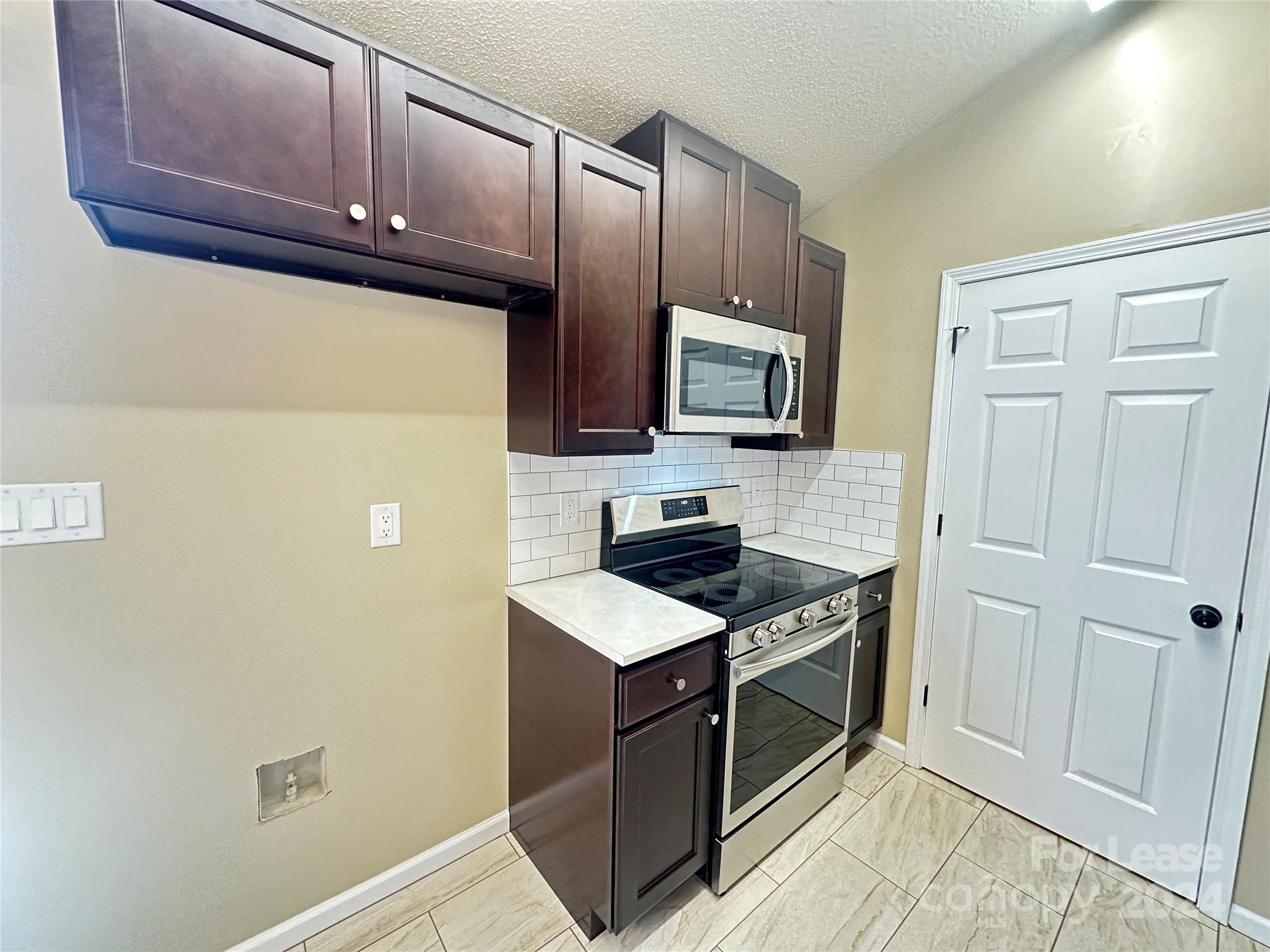 Alexis Pointe - Residential Lease