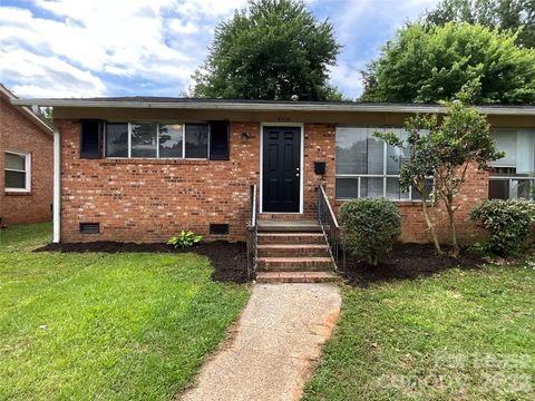 Photo of 4928 Malibu Drive, Charlotte, NC 28215 (MLS # 4387840)