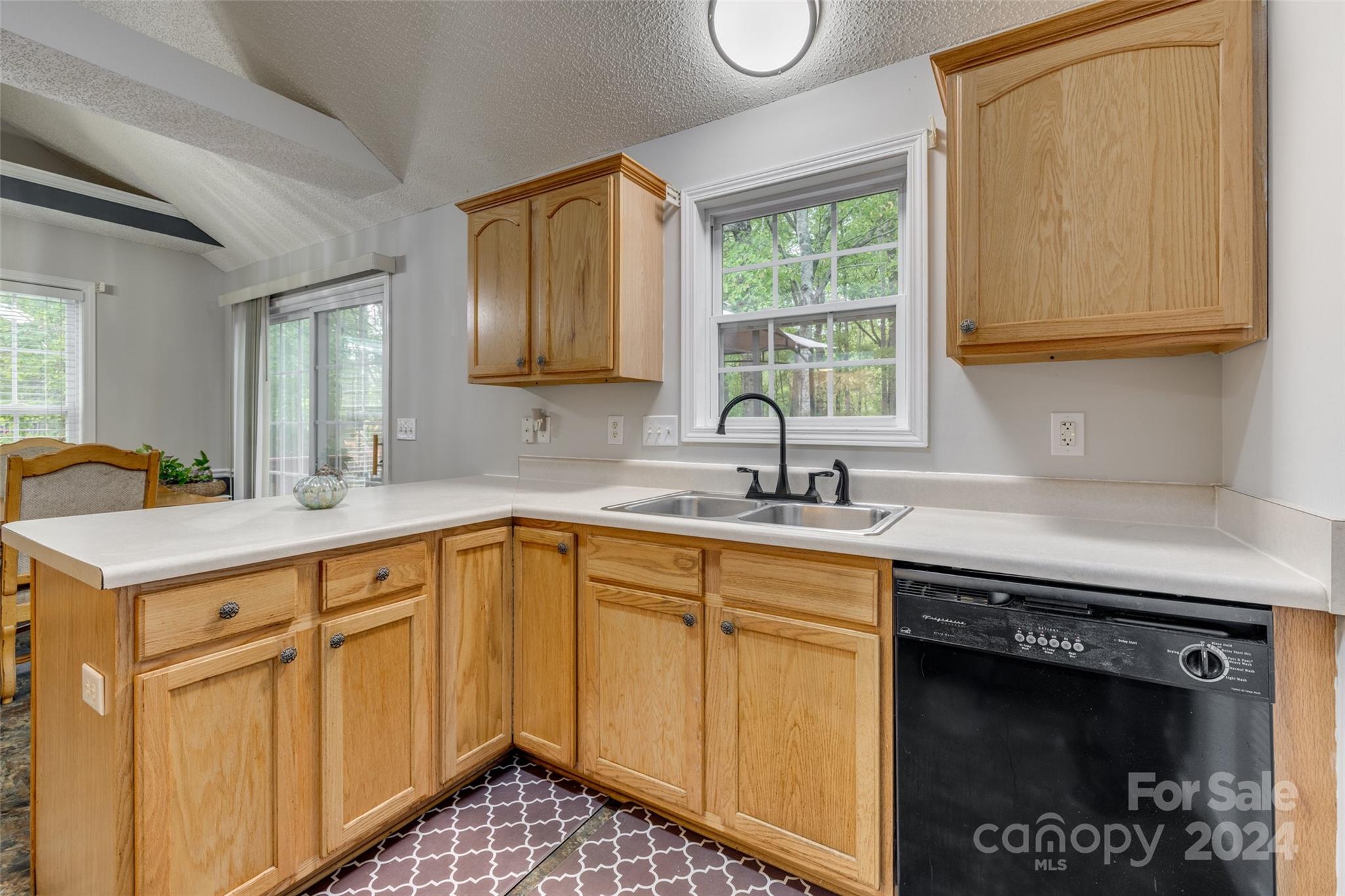 Lincoln Estates - Residential