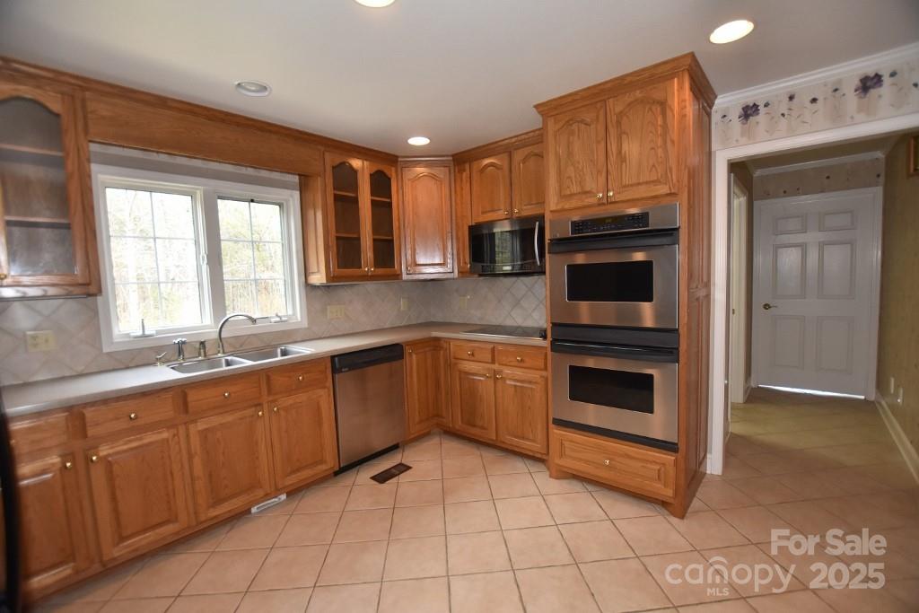 111 Springwood Drive NE
