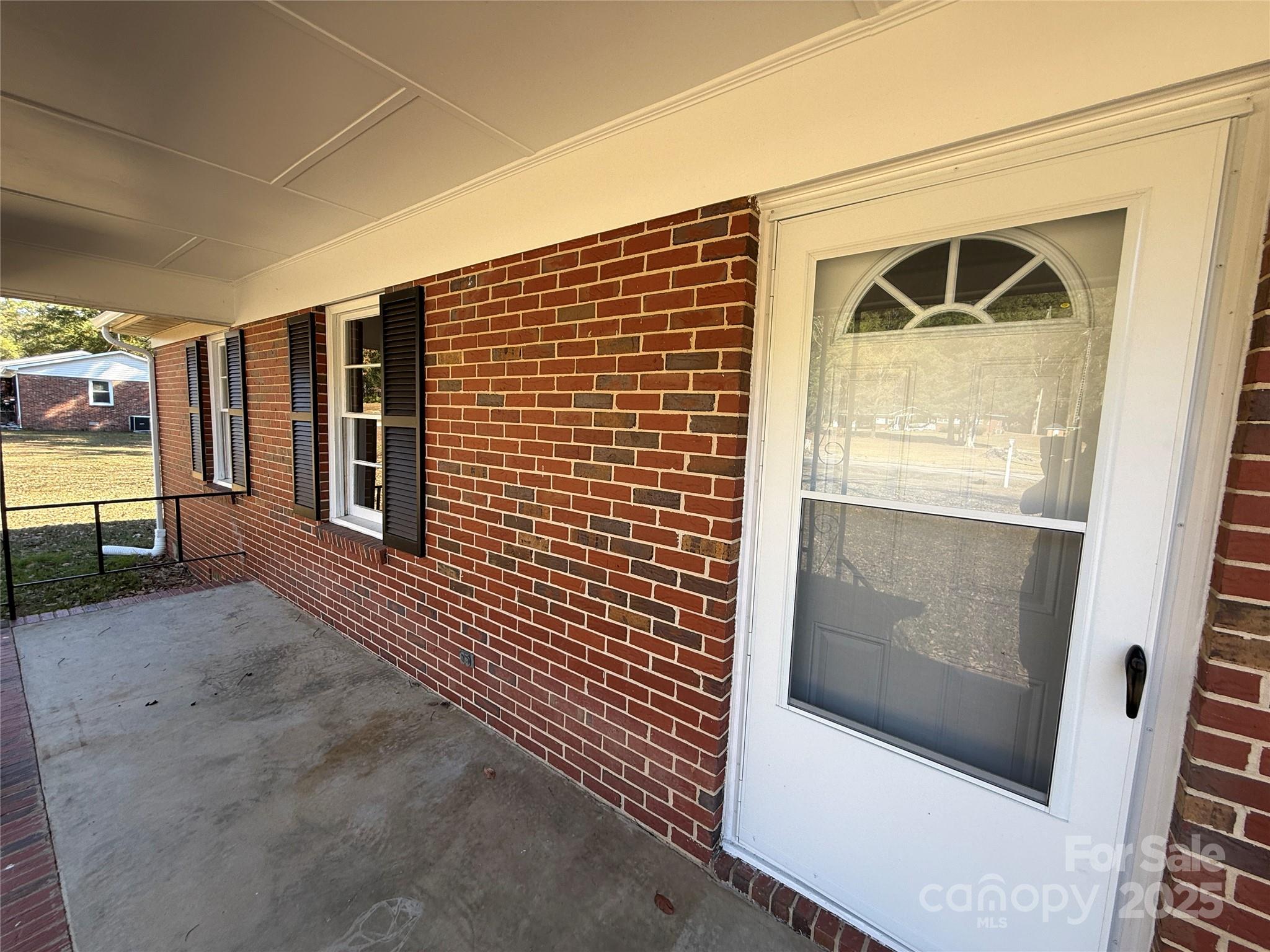 1154 Stringfellow Road