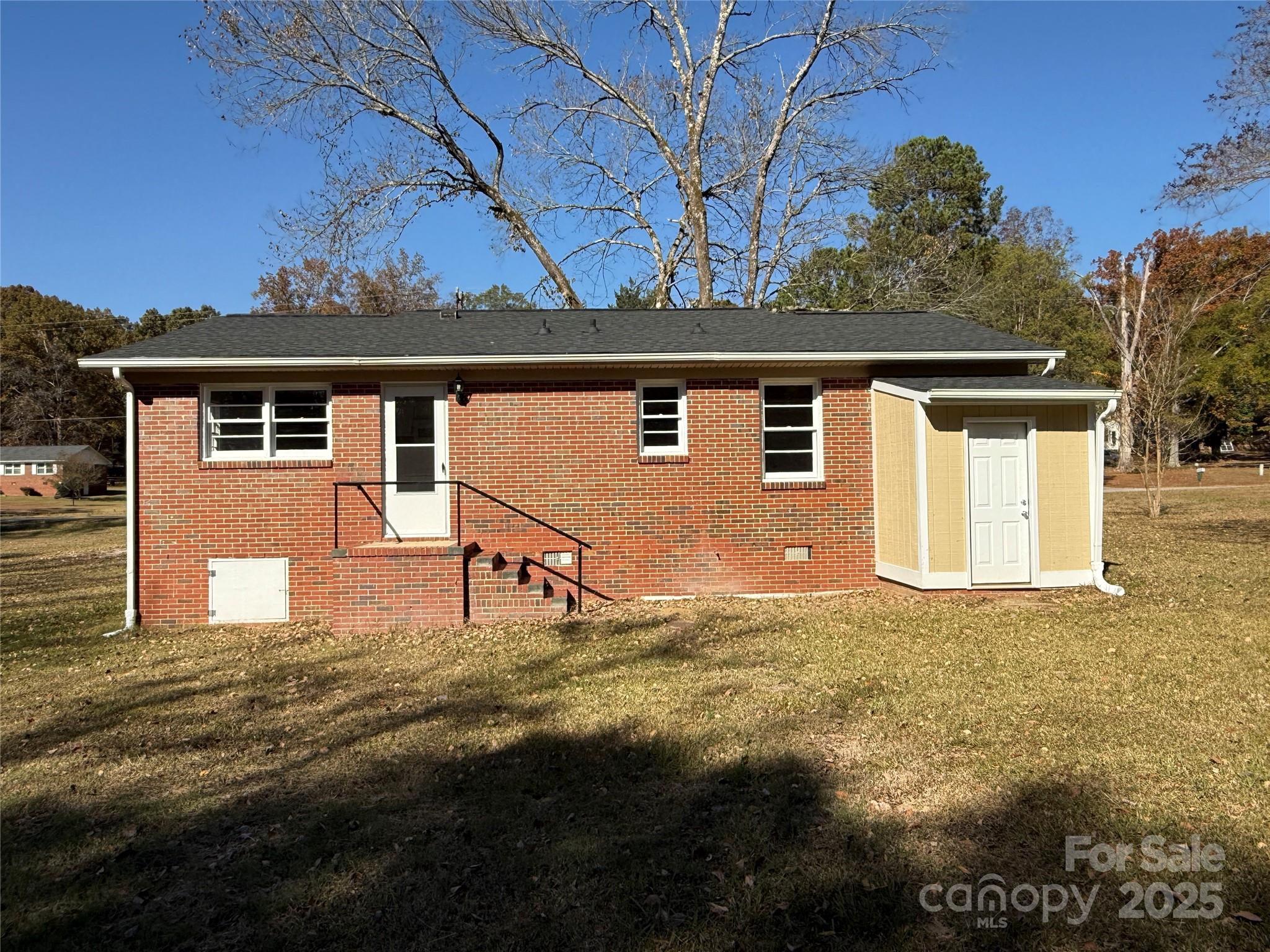 1154 Stringfellow Road