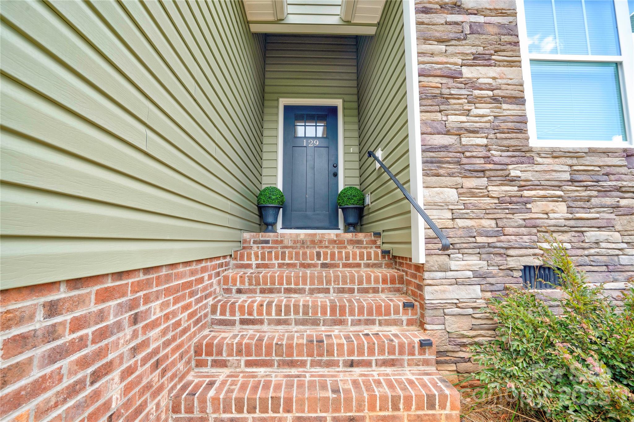 129 Topaz Lane 25