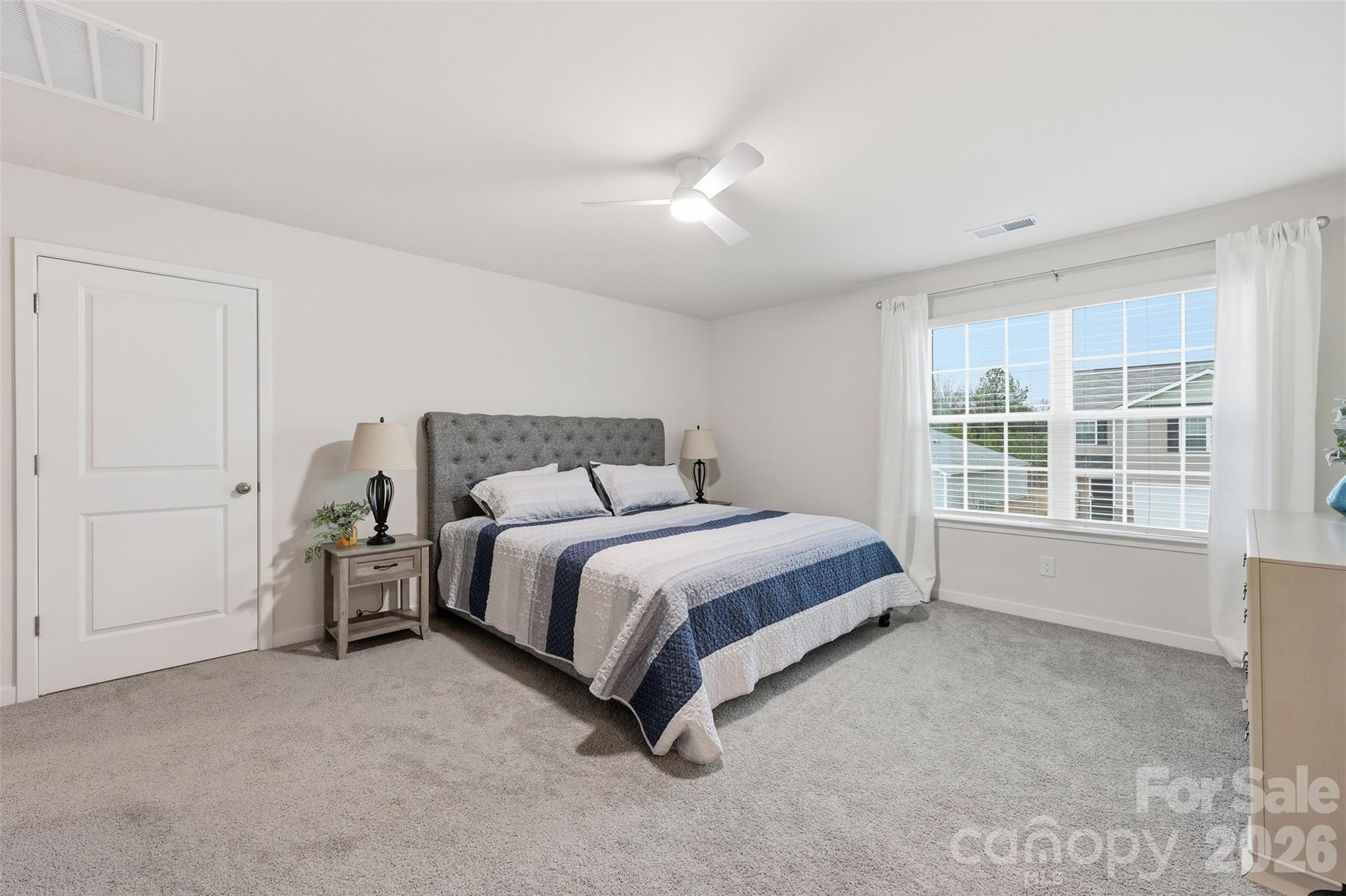 586 N Sparkleberry Street