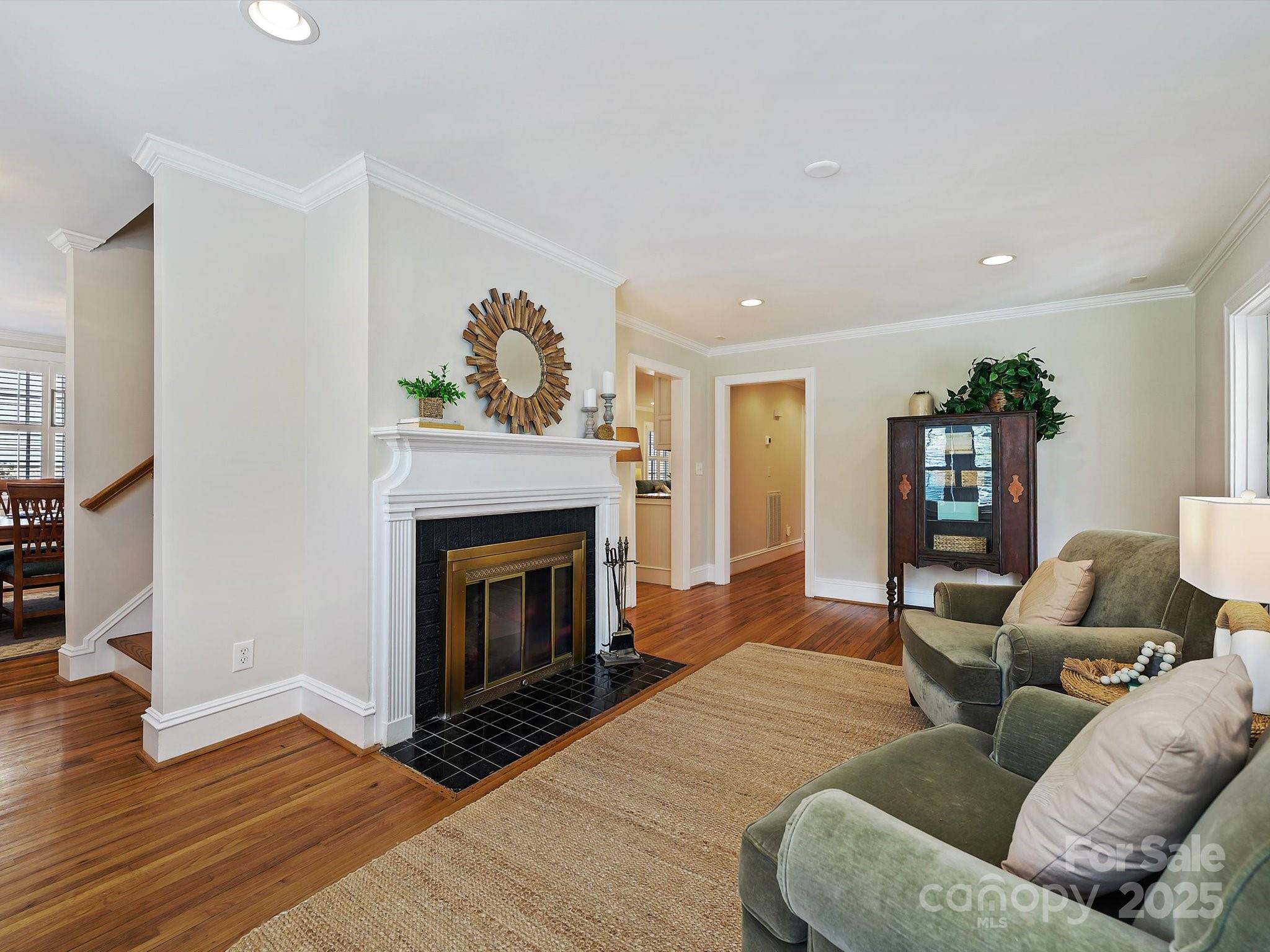 3005 Somerset Drive