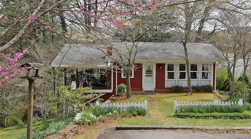 Test of time cottage built in 1919 with 552 sq.ft. on main level with 1 bedroom, 1 bath, open floor plan, galley kitchen, lots of natural sunlight, formal dining, lower level bonus room with exterior entrance only full bath and laundry room, all with a winter view and peak-a-boo summer view of Lake Junaluska.