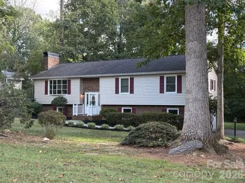 210 Faye Court, photo 2 of 42