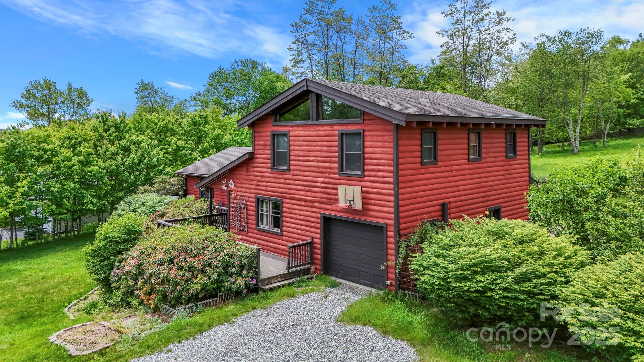 1925 Green Hill Road