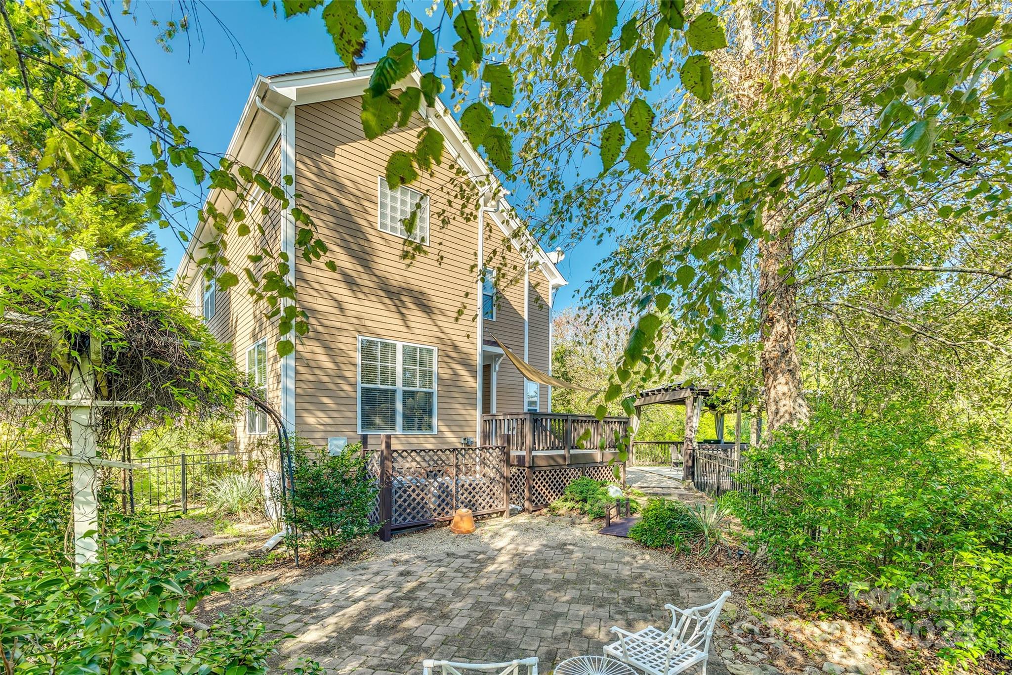 Lake Shore - Residential