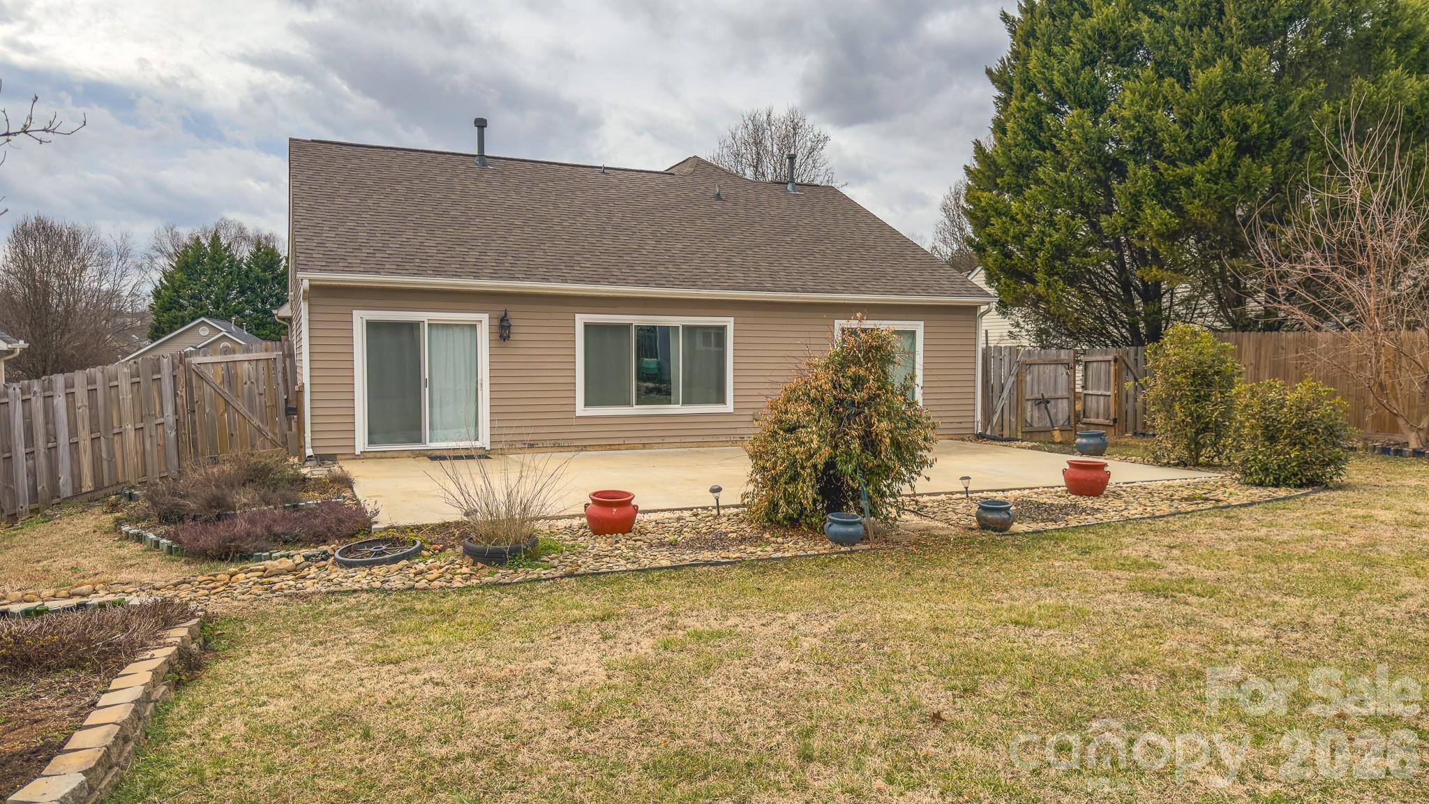 Curtis Pond - Residential