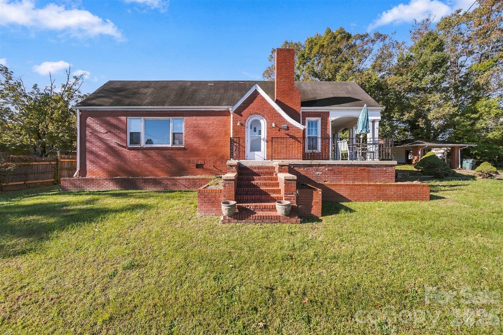 204 Eldred Street SE