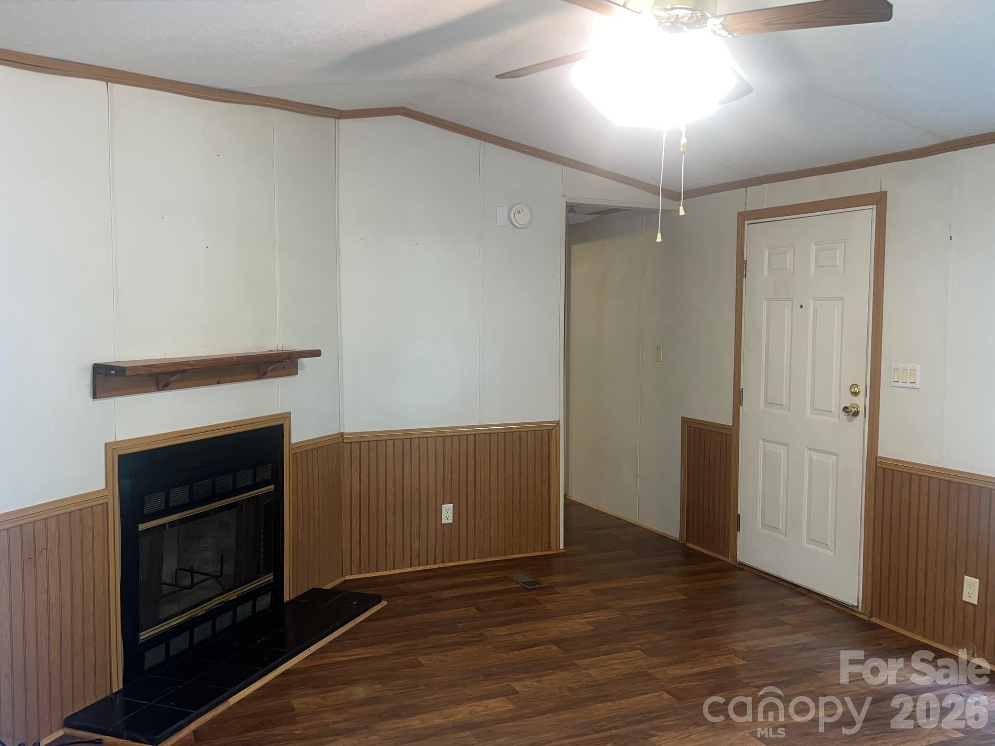 5543 White Oaks Drive
