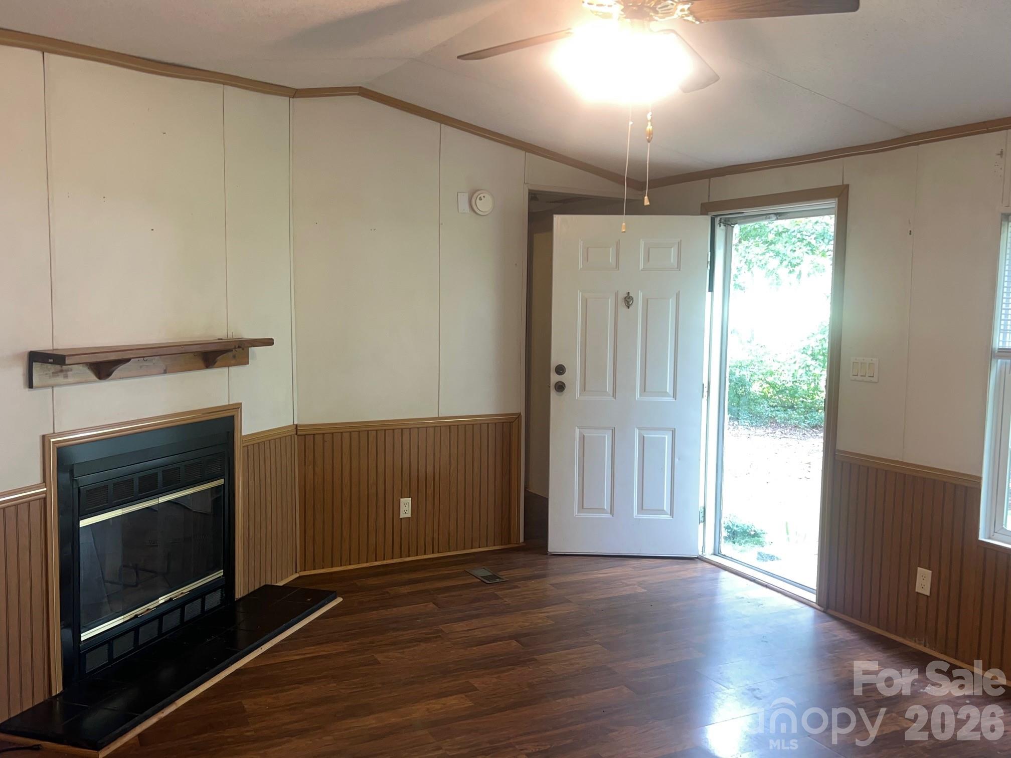 5543 White Oaks Drive