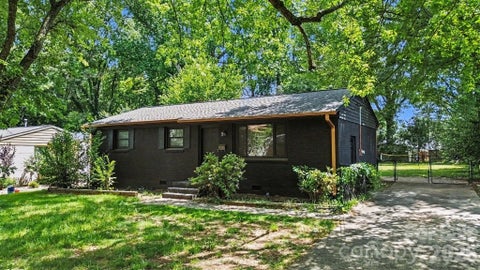 Photo of 2616 Springway Drive, Charlotte, NC 28205 (MLS # 4397310)