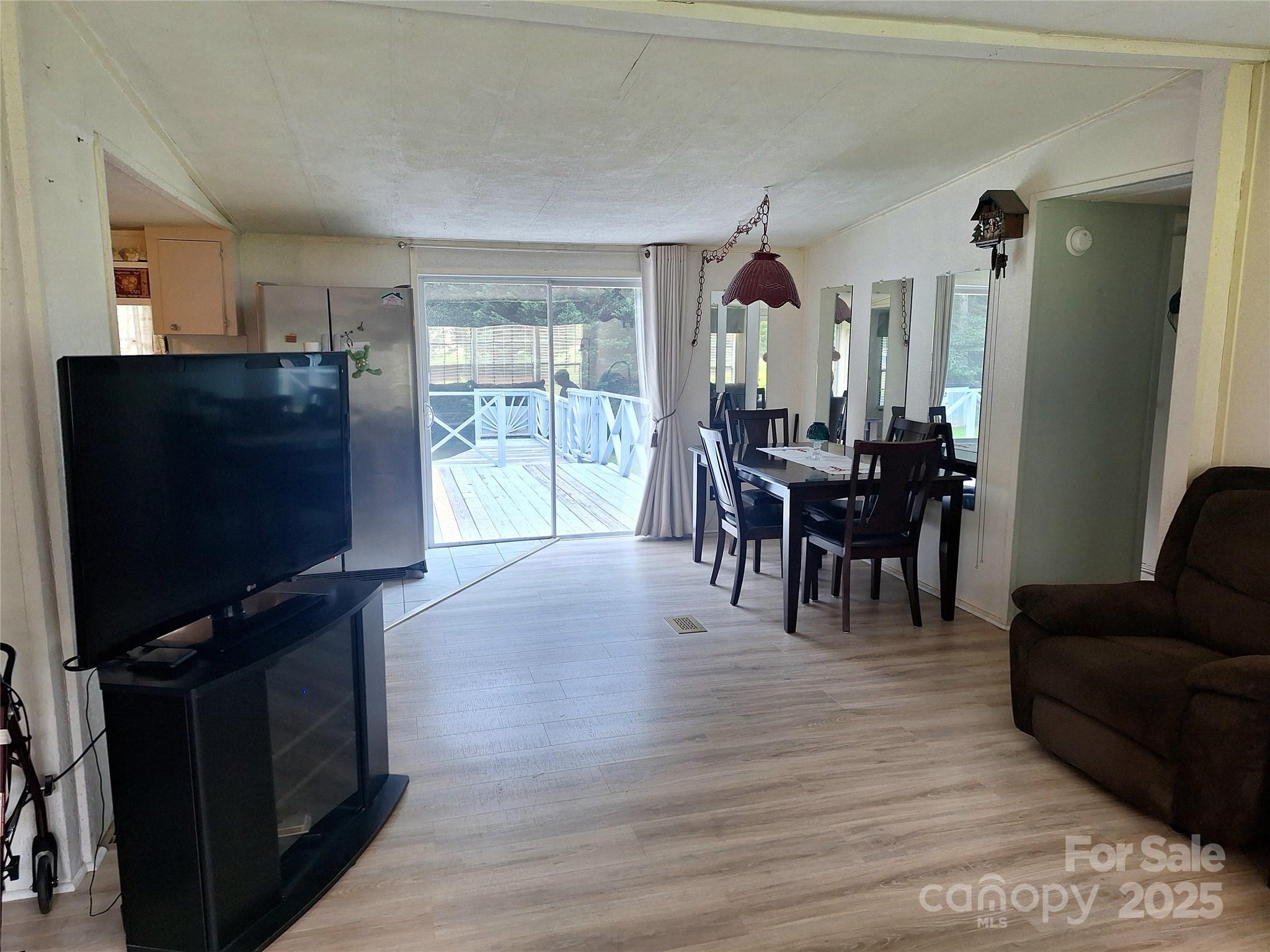 5022 Wrenn Drive