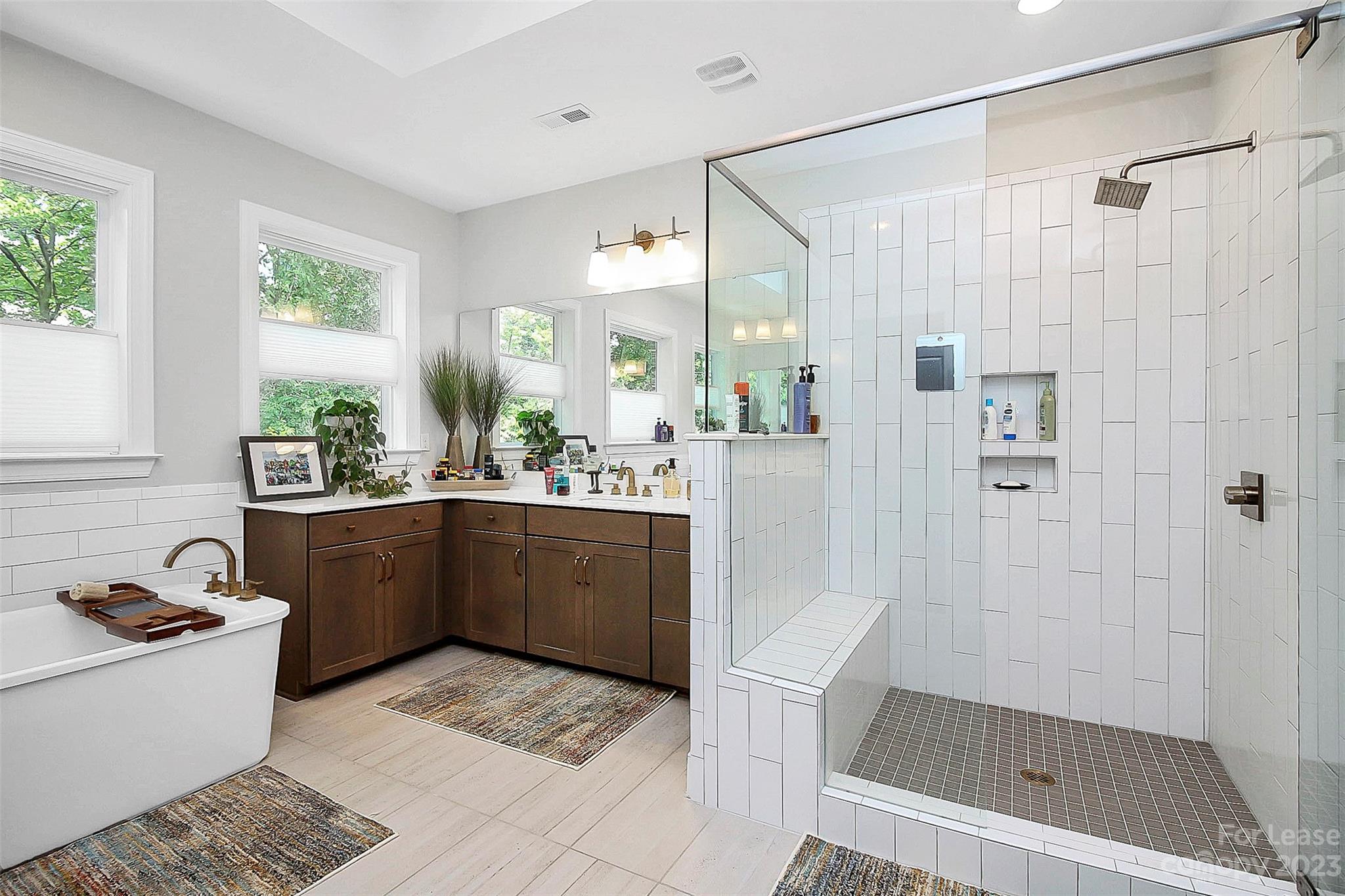 Lesleewood - Residential Lease