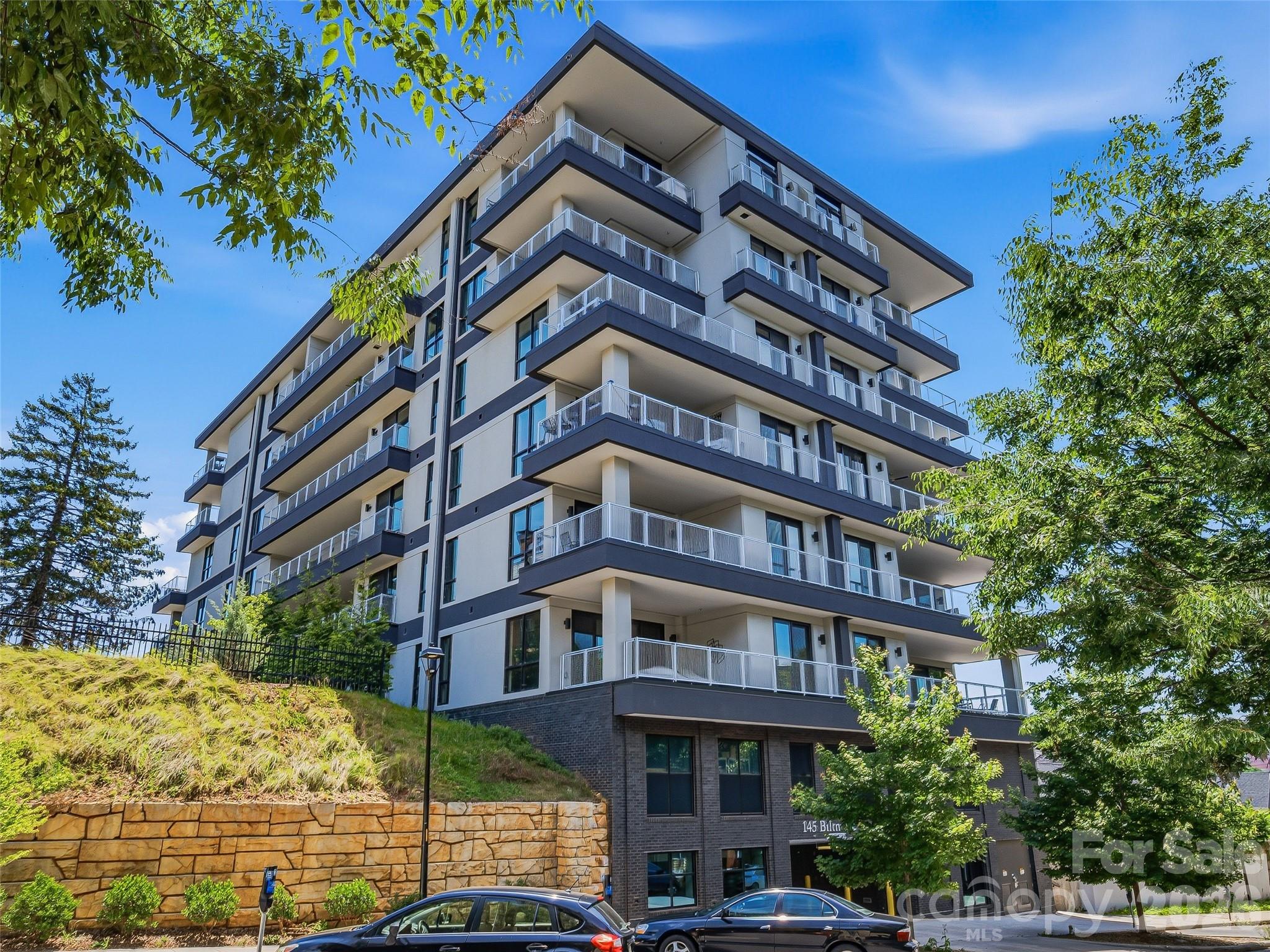 145 Biltmore Avenue Unit 403