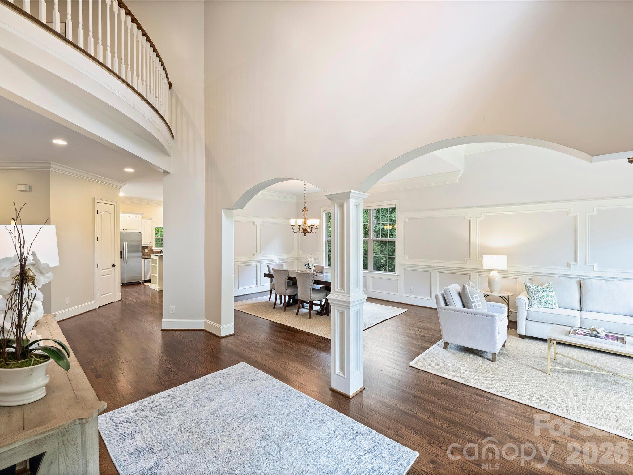 3823 Lakeside Drive