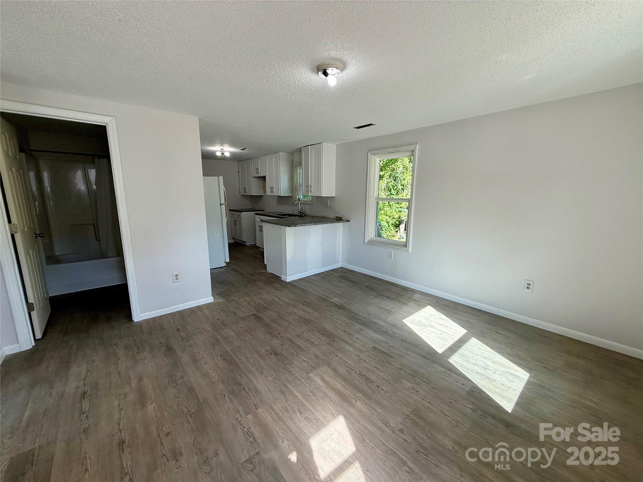 1902 W 5th Avenue